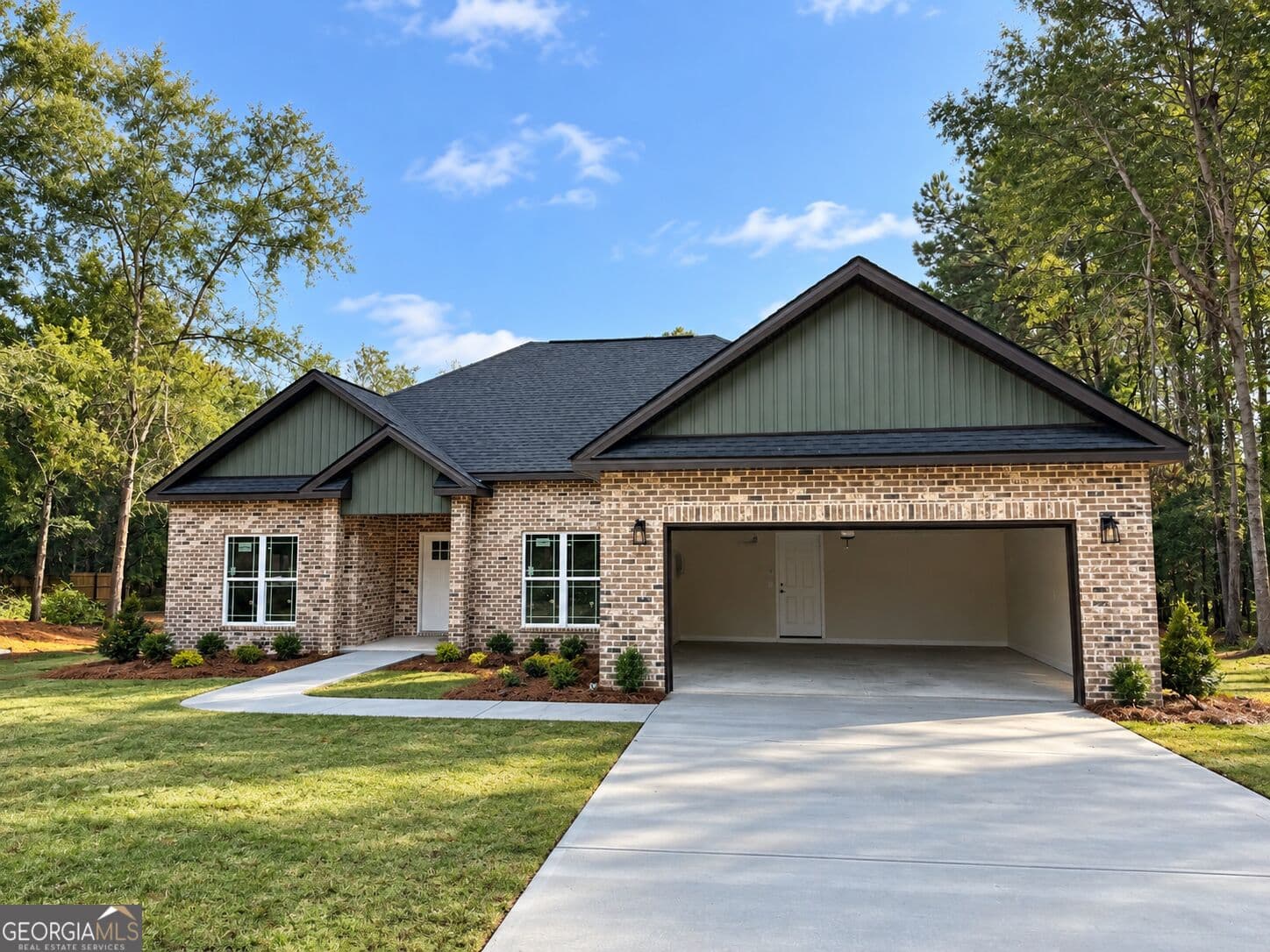3 bedroom, 2 bathroom, 1,850 sq ft single family residence for sale at 5803 Heritage Court, Eastman, GA 31023 — photo 3