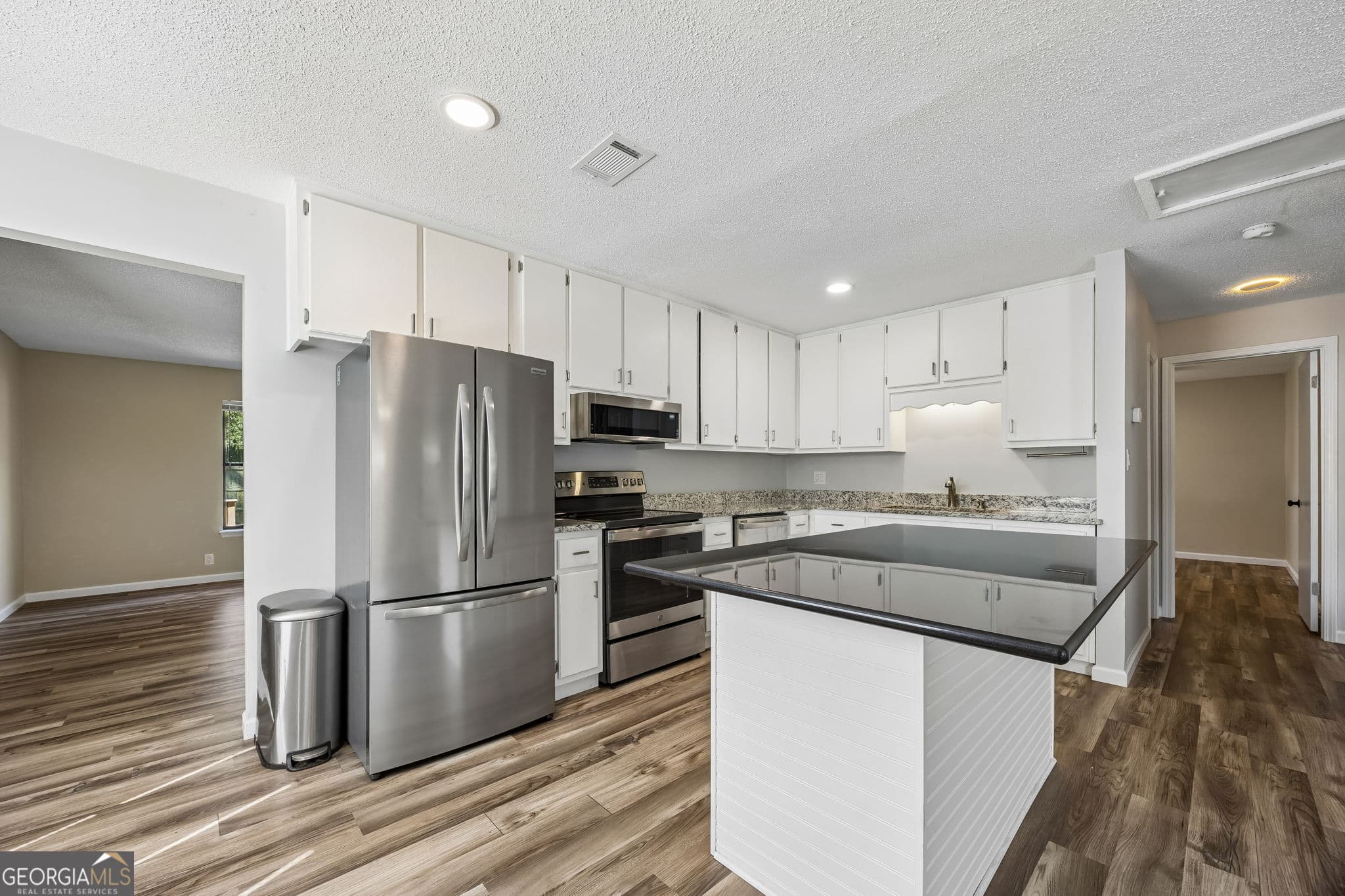 3 bedroom, 2 bathroom, 1,280 sq ft single family residence under contract at 125 Borrell Boulevard, St. Marys, GA 31558 — photo 6
