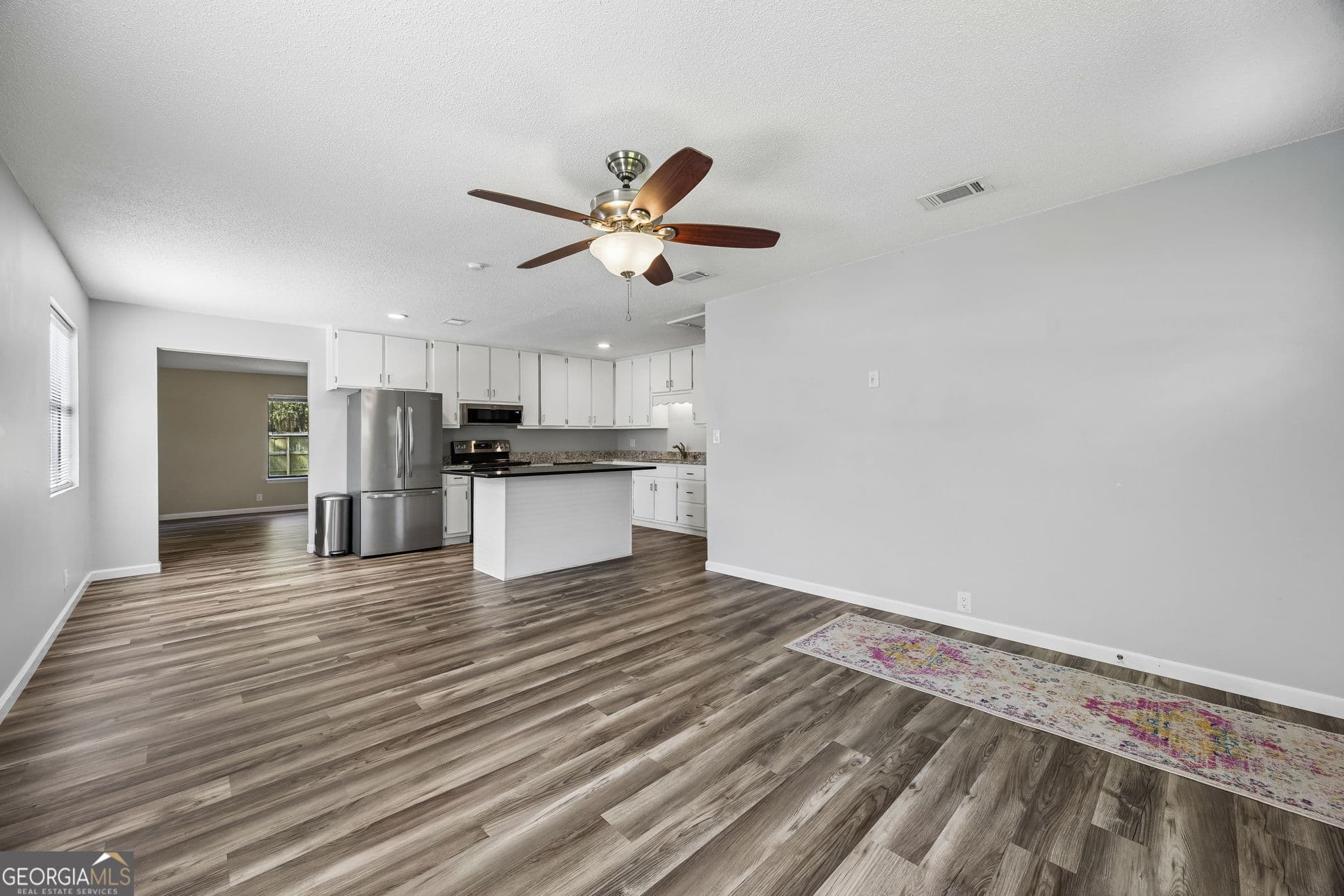 3 bedroom, 2 bathroom, 1,280 sq ft single family residence under contract at 125 Borrell Boulevard, St. Marys, GA 31558 — photo 4