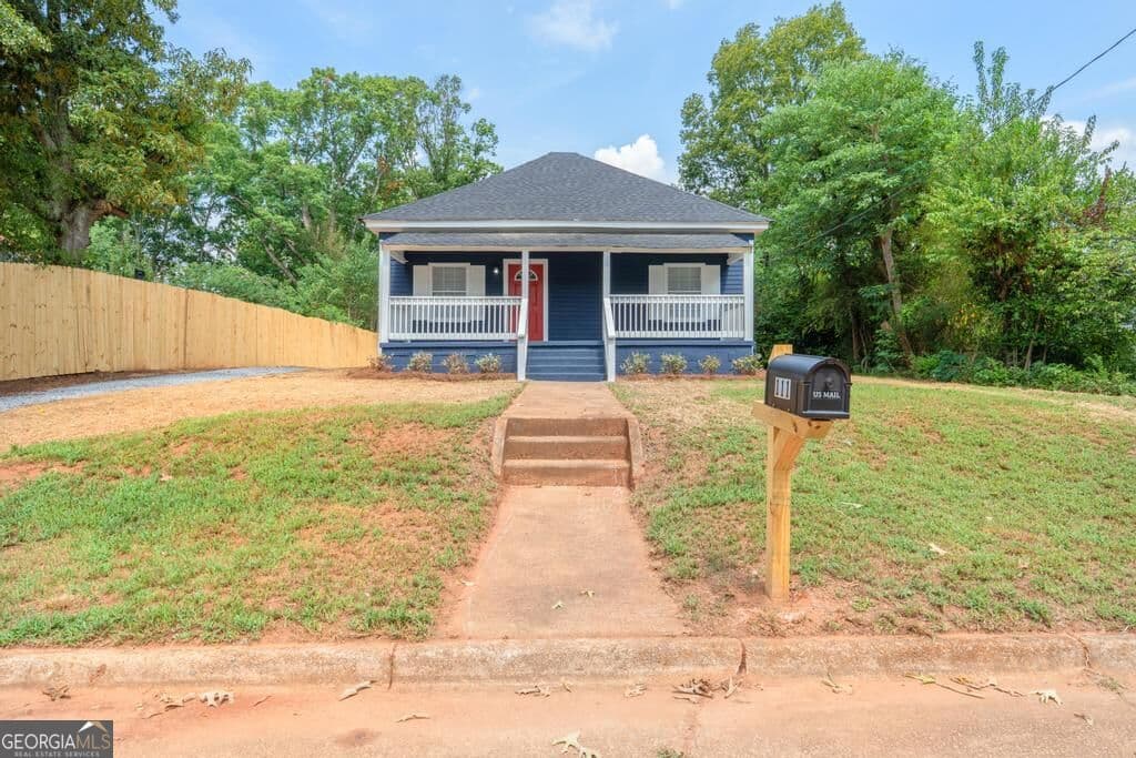 3 bedroom, 2 bathroom, 1,389 sq ft single family residence for sale at 111 Elm Street, Griffin, GA 30223 — photo 6