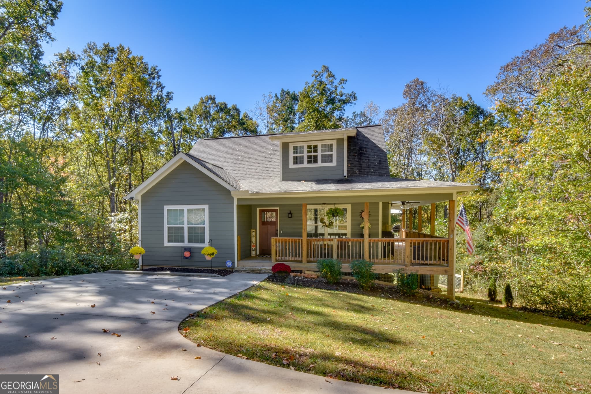 3 bedroom, 2 bathroom, 1,624 sq ft single family residence for sale at 6035 Yellow Creek Road, Murrayville, GA 30564 — photo 2