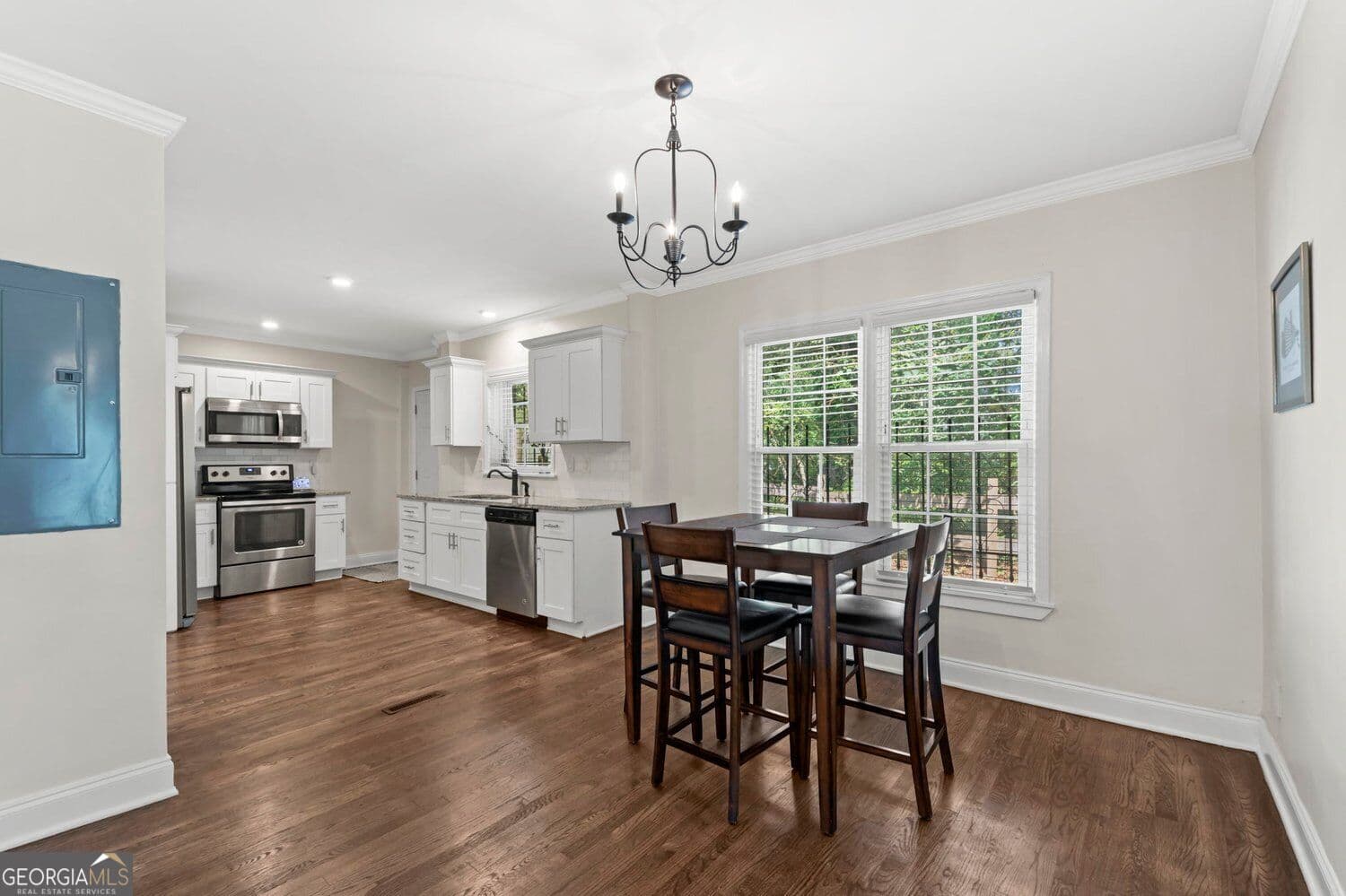 4 bedroom, 2 bathroom, 1,821 sq ft single family residence for sale at 1619 Sylvan Road, Atlanta, GA 30310 — photo 7