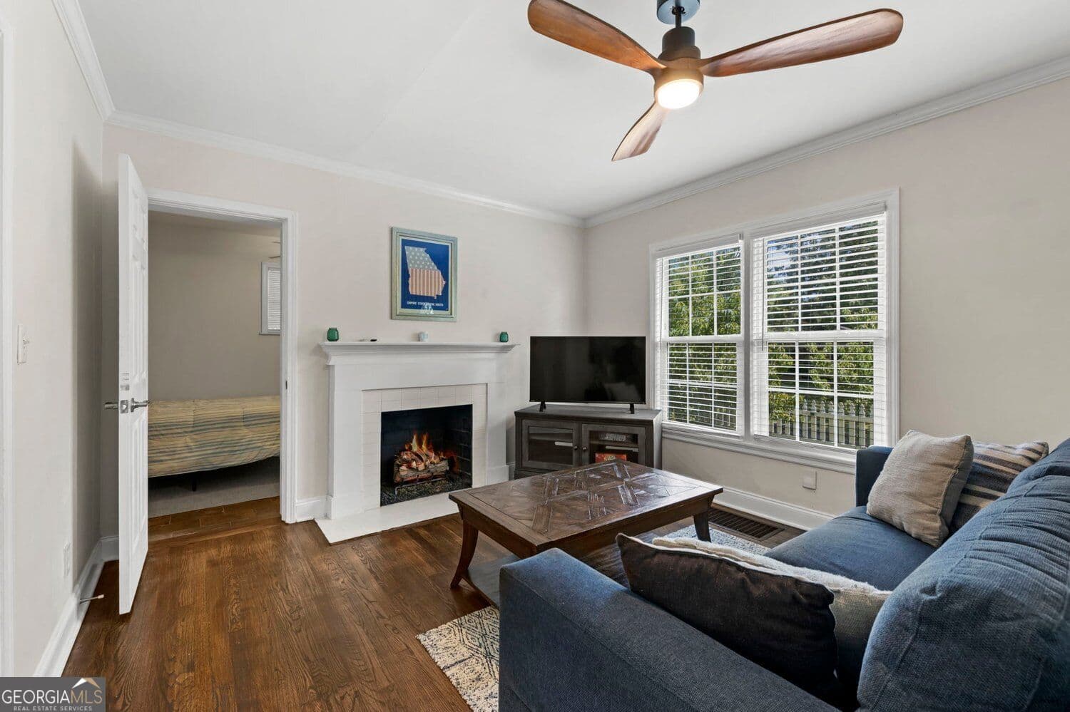 4 bedroom, 2 bathroom, 1,821 sq ft single family residence for sale at 1619 Sylvan Road, Atlanta, GA 30310 — photo 3