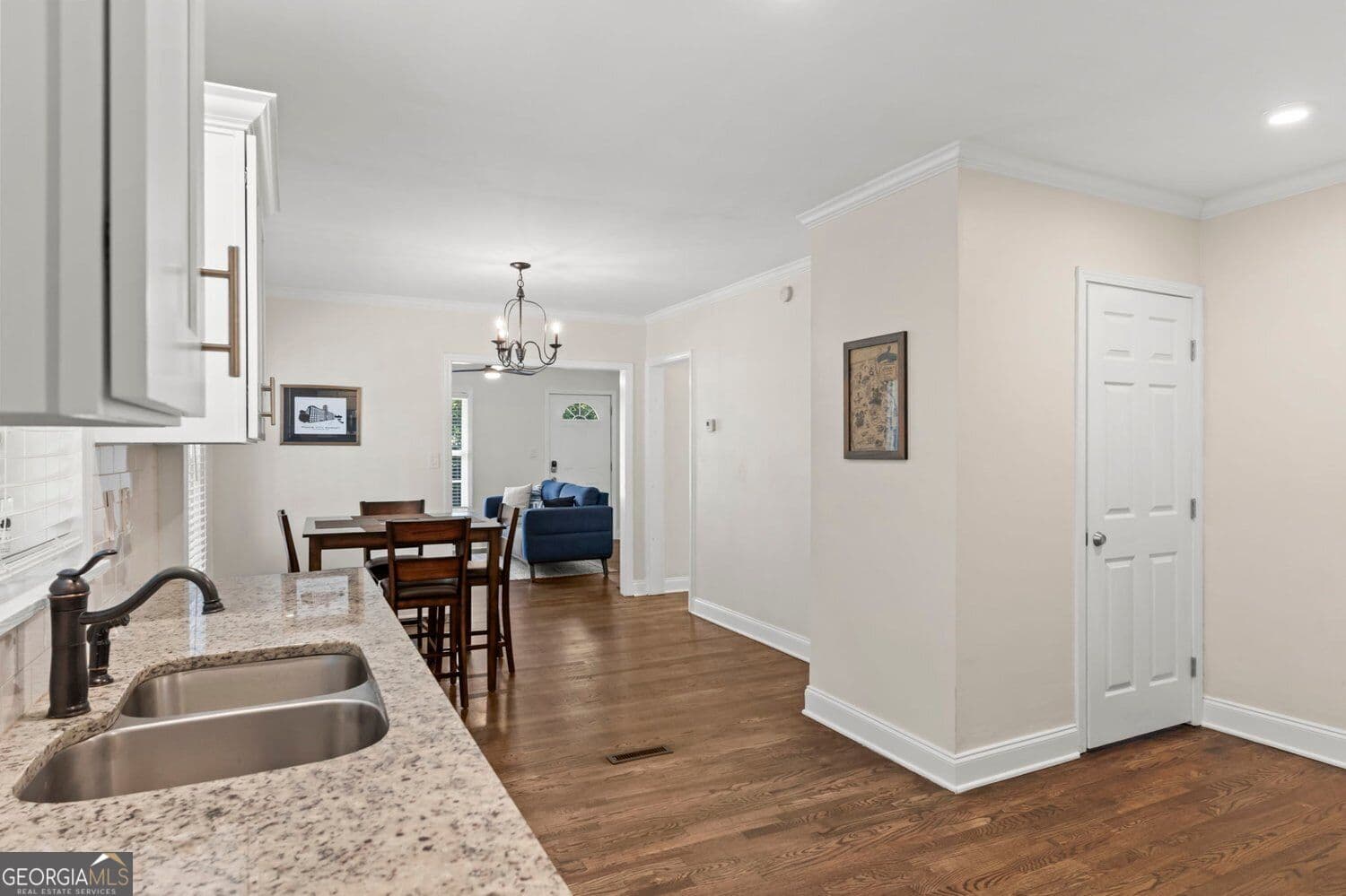 4 bedroom, 2 bathroom, 1,821 sq ft single family residence for sale at 1619 Sylvan Road, Atlanta, GA 30310 — photo 8
