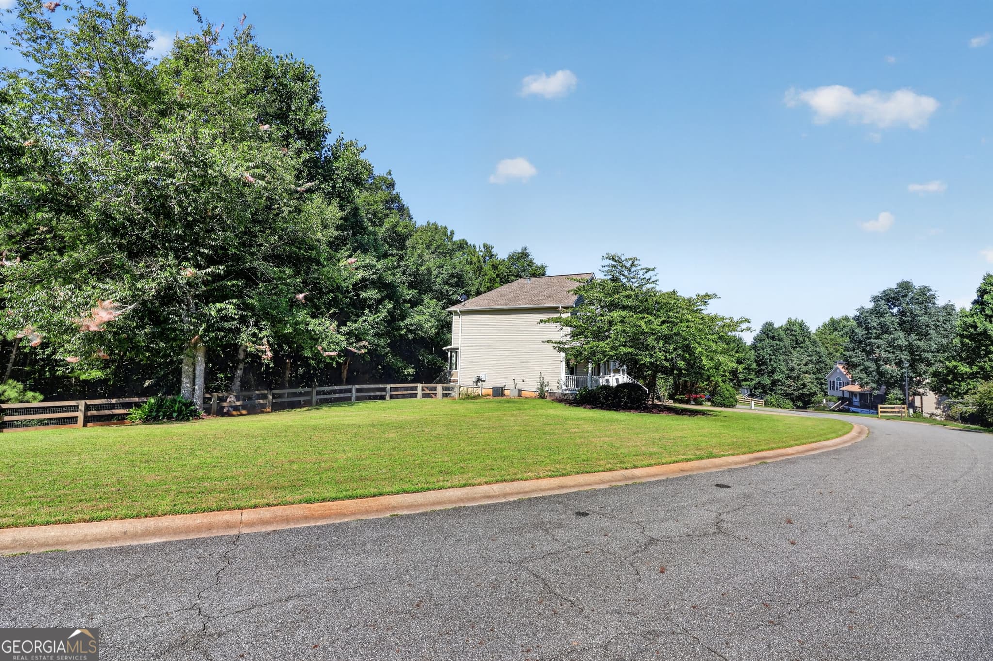 4 bedroom, 3 bathroom, 2,380 sq ft single family residence for sale at 115 Nelson Ridge Drive, Ball Ground, GA 30107 — photo 6