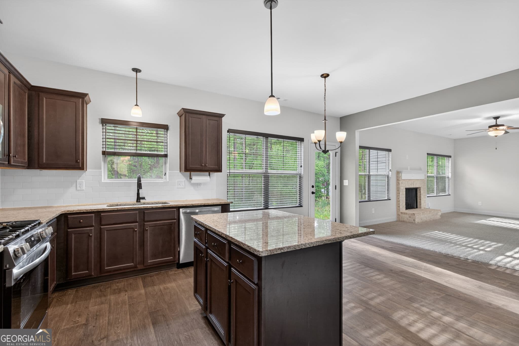 4 bedroom, 3.5 bathroom, 2,373 sq ft single family residence for sale at 1180 Awenasa Drive, Villa Rica, GA 30180 — photo 6