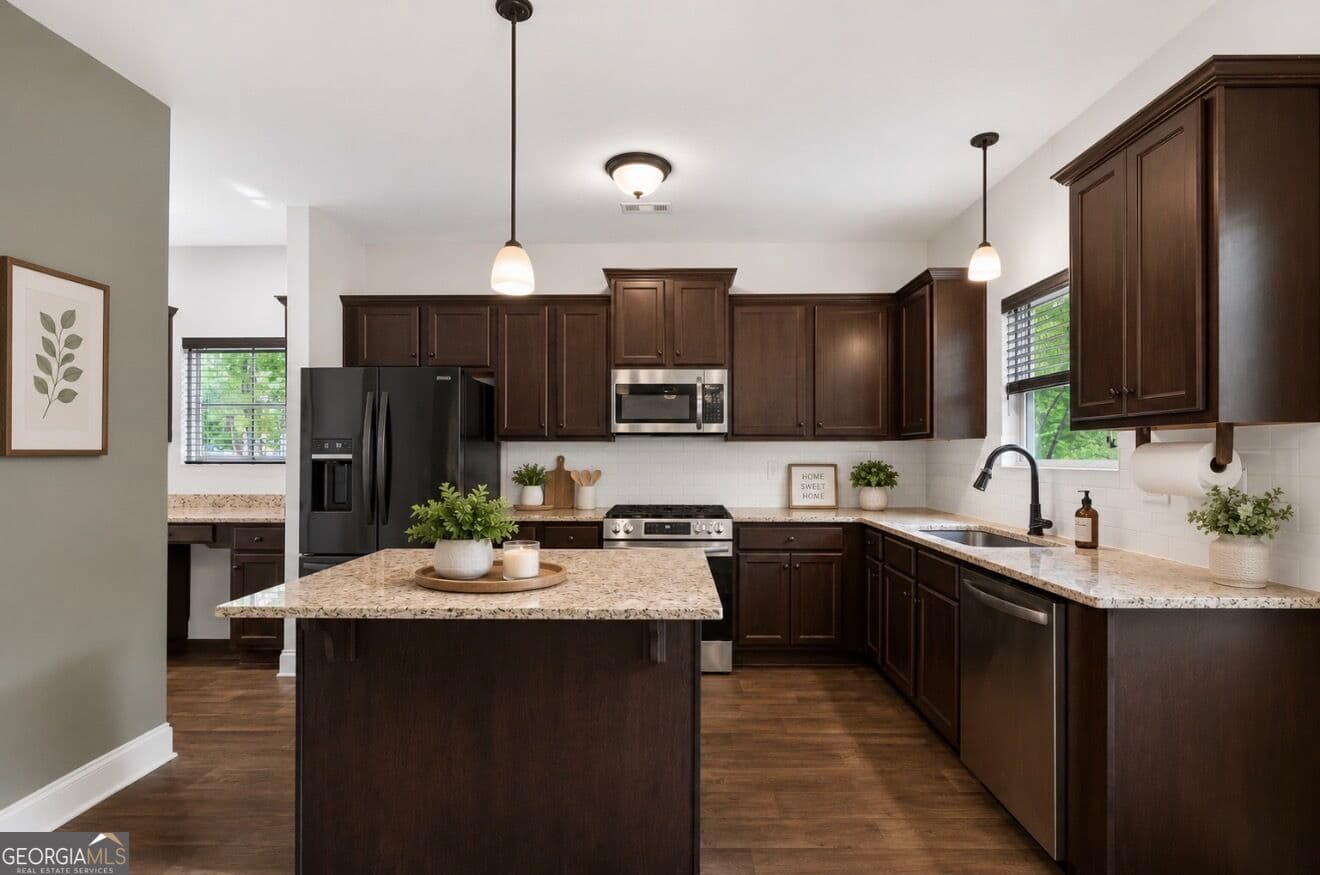 4 bedroom, 3.5 bathroom, 2,373 sq ft single family residence for sale at 1180 Awenasa Drive, Villa Rica, GA 30180 — photo 5