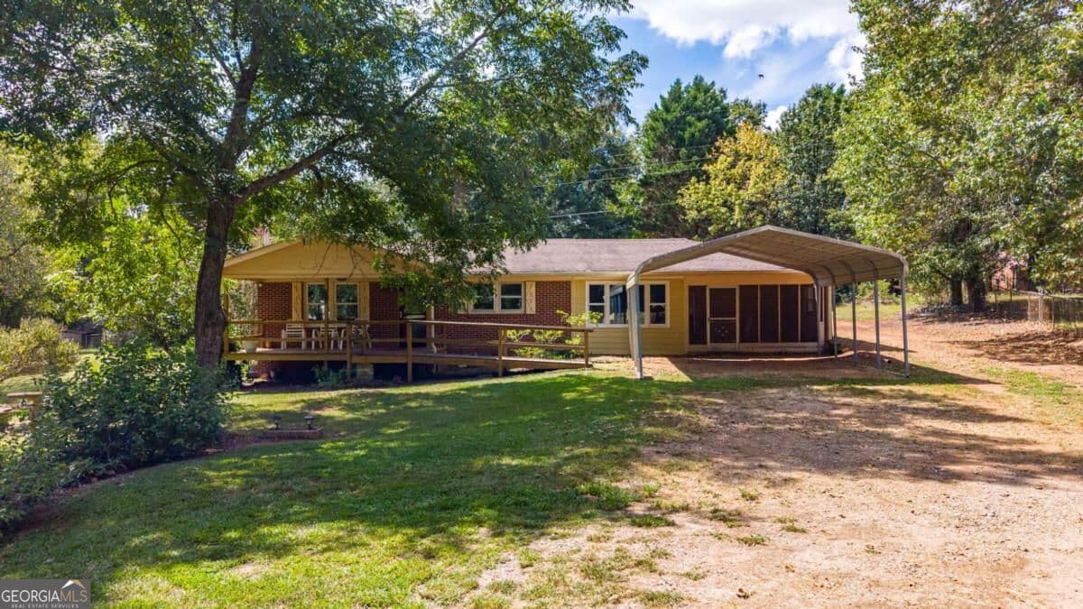 2 bedroom, 1 bathroom, 1,248 sq ft single family residence for sale at 124 Piedmont Road, Hull, GA 30646 — photo 2
