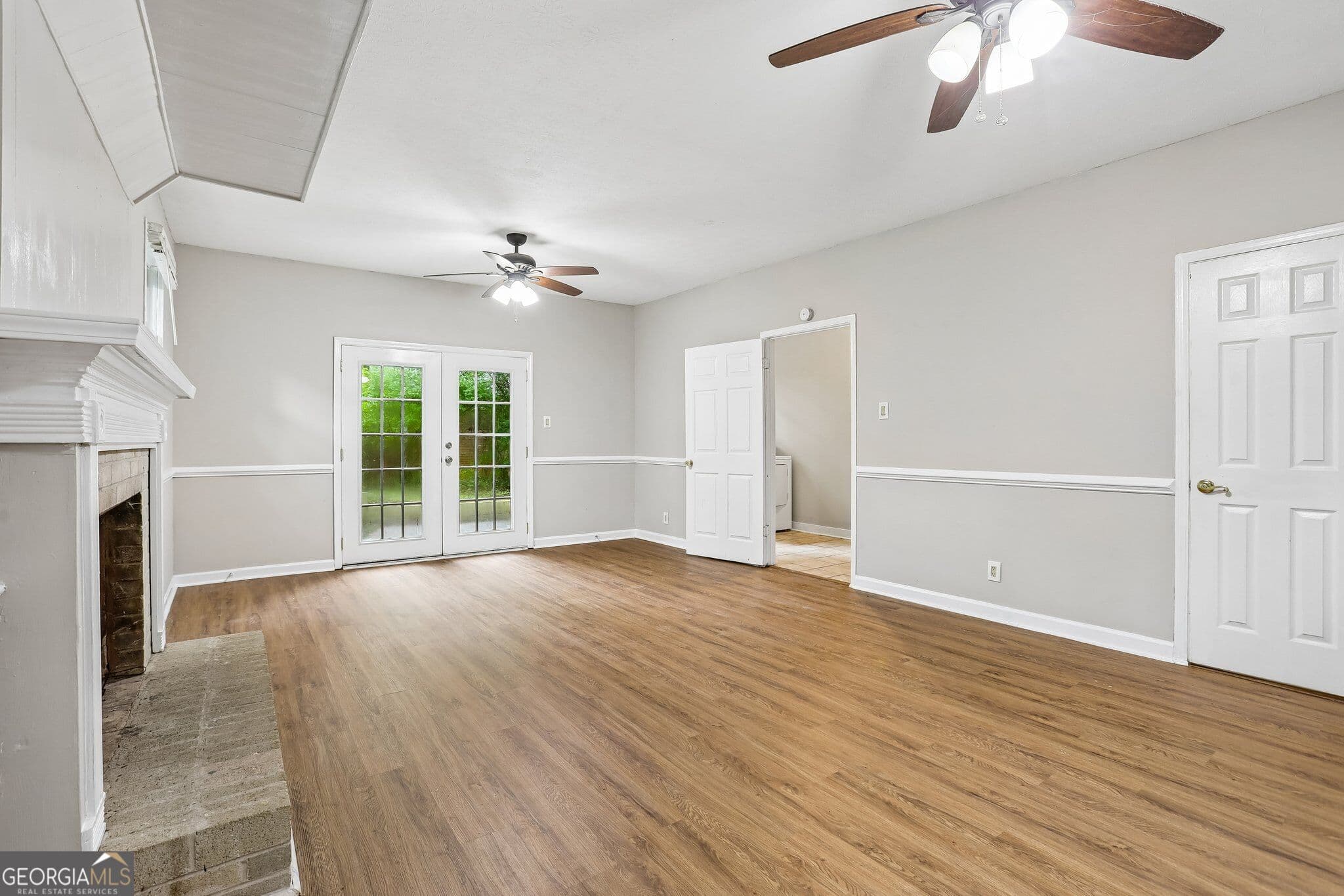 4 bedroom, 2.5 bathroom, 2,477 sq ft single family residence for sale at 2896 Haverford Lane, Marietta, GA 30067 — photo 6