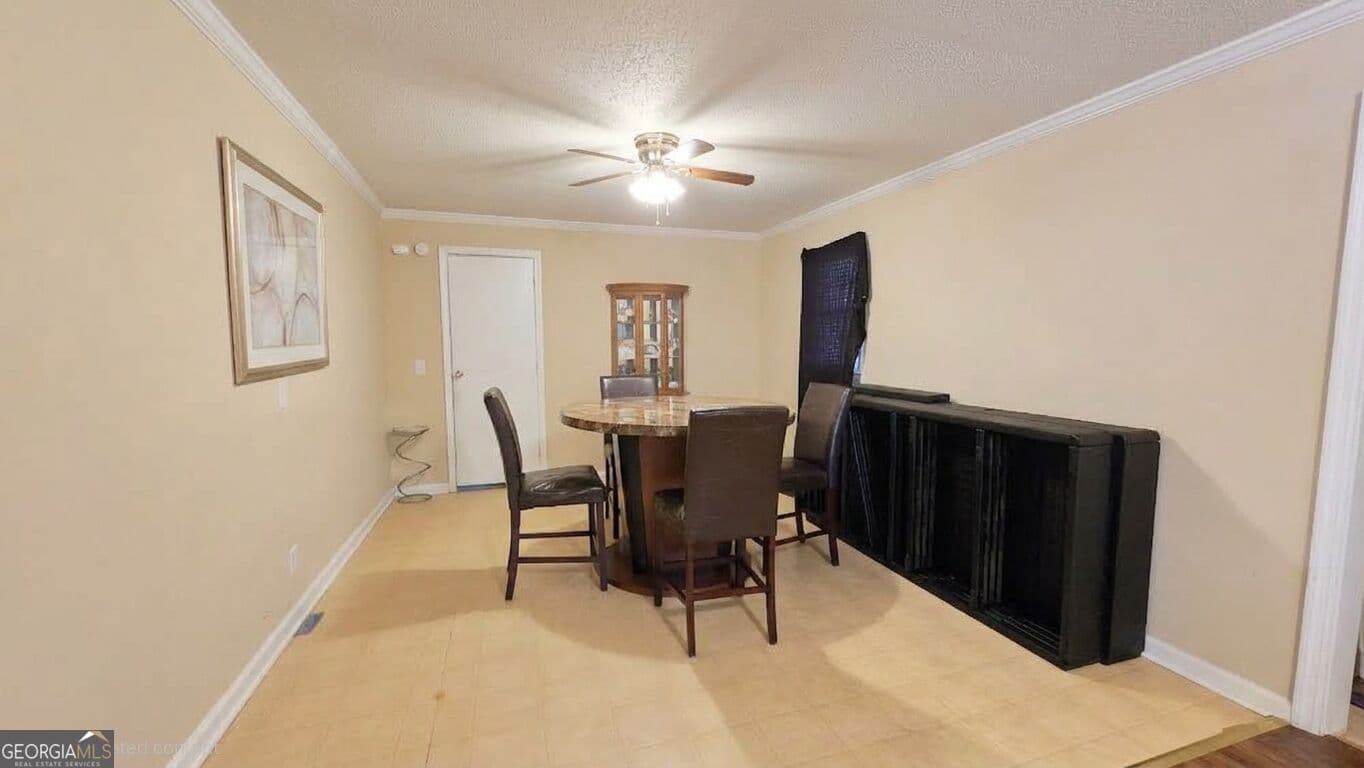 3 bedroom, 1 bathroom, 1,036 sq ft single family residence for sale at 377 Dock Hyde Road, Carrollton, GA 30116 — photo 6