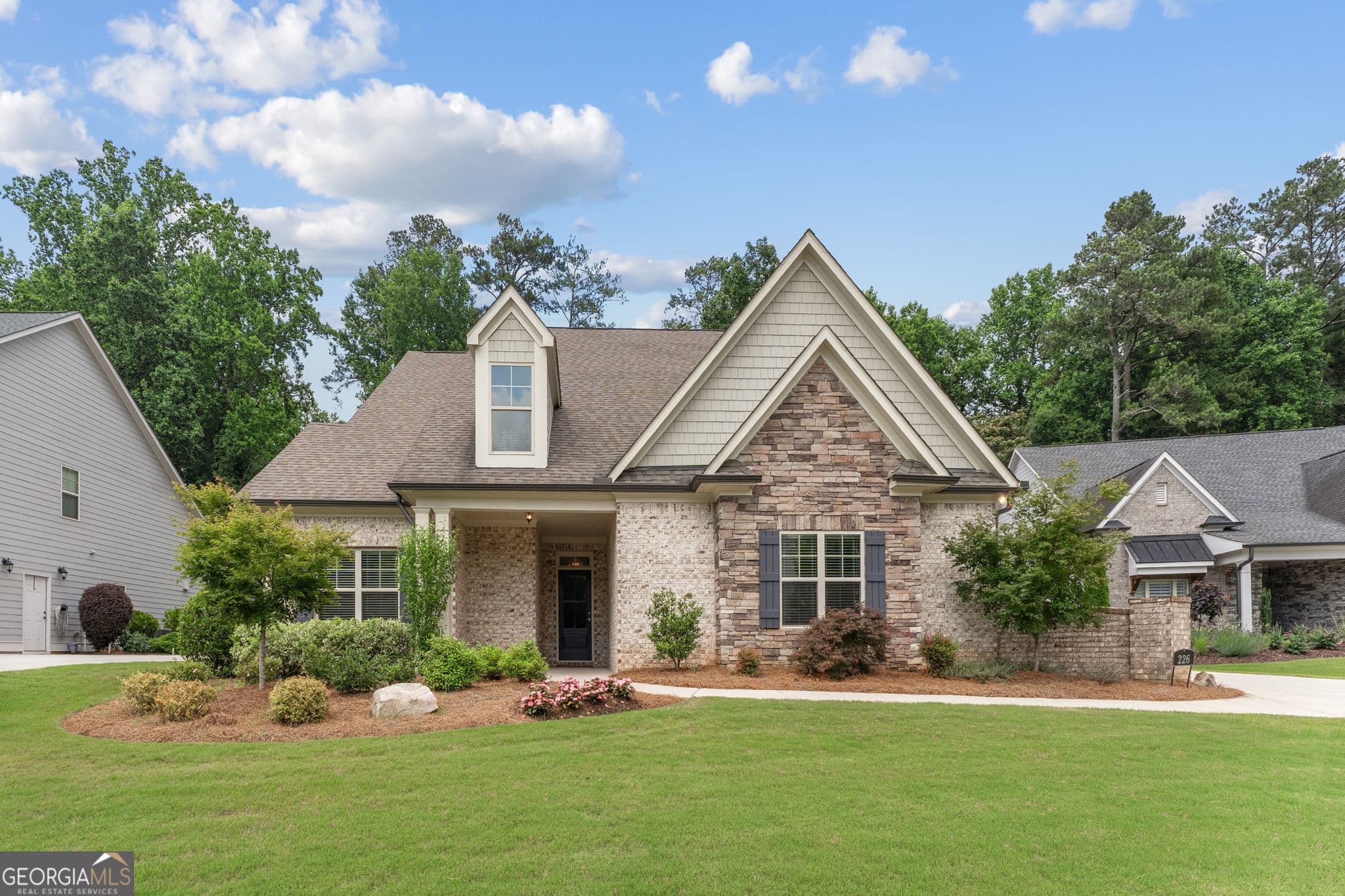 3 bedroom, 3 bathroom, 2,615 sq ft single family residence sold at 226 Sweetbriar Club Drive, Woodstock, GA 30188