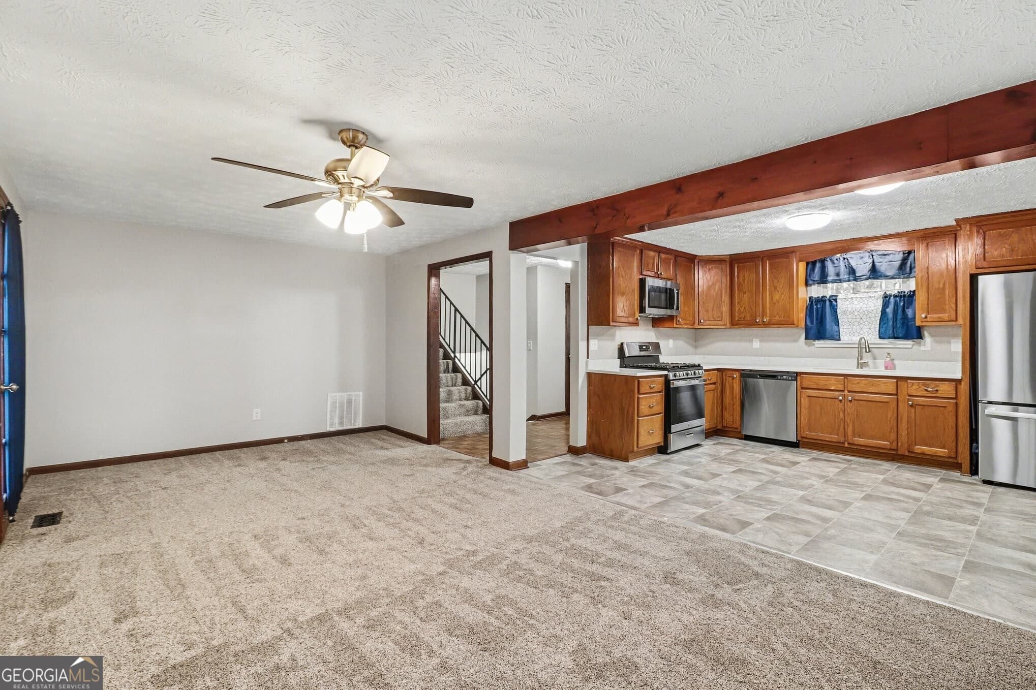 3 bedroom, 2 bathroom, 1,284 sq ft single family residence for sale at 3864 YEAGER Road, Douglasville, GA 30135 — photo 5