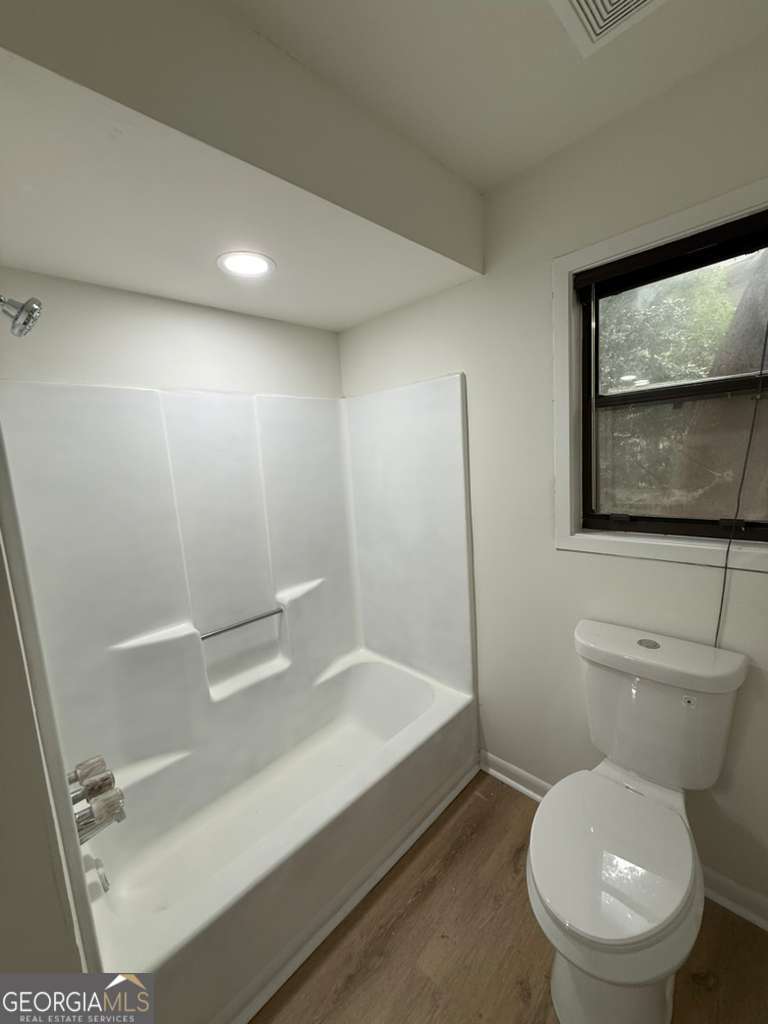 3 bedroom, 2.5 bathroom, 5,072 sq ft single family residence for sale at 352 N Peak Drive, Alpharetta, GA 30022 — photo 10