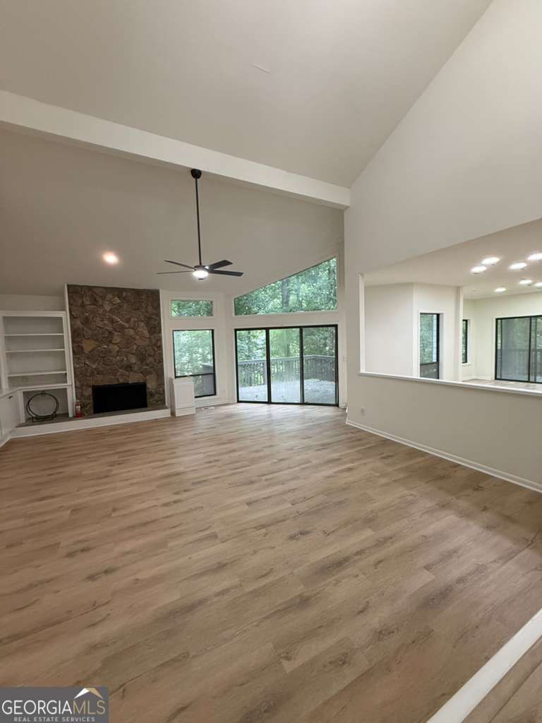 3 bedroom, 2.5 bathroom, 5,072 sq ft single family residence for sale at 352 N Peak Drive, Alpharetta, GA 30022 — photo 8
