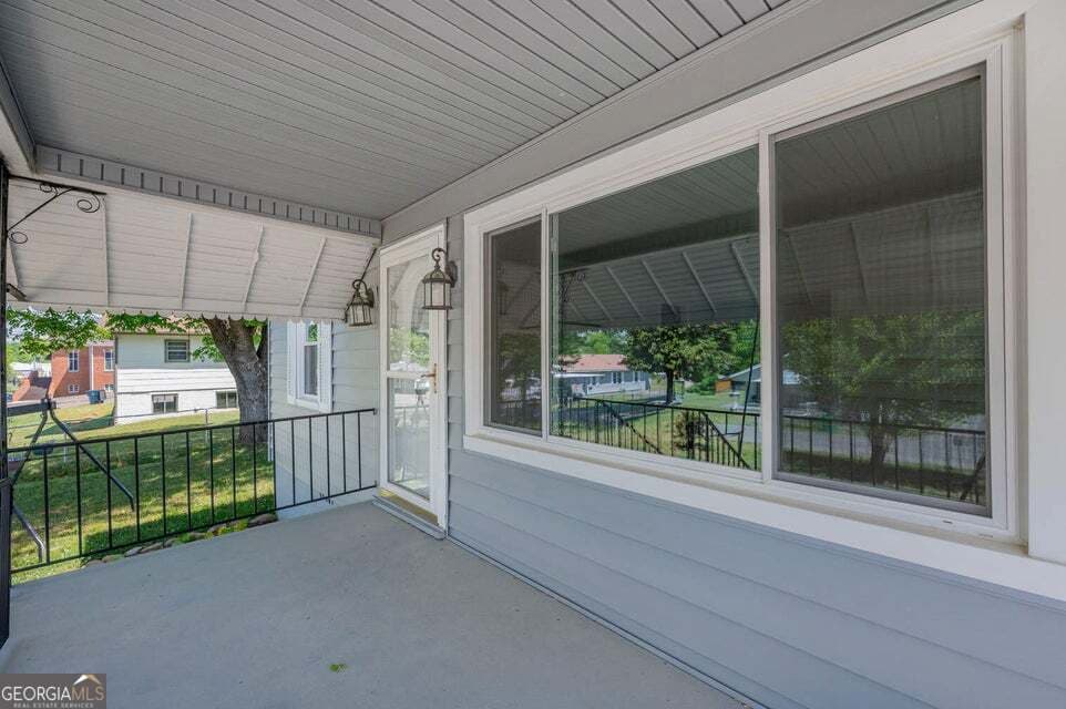 3 bedroom, 2 bathroom, 1,356 sq ft single family residence for sale at 405 Andrews Street, Rossville, GA 30741 — photo 3