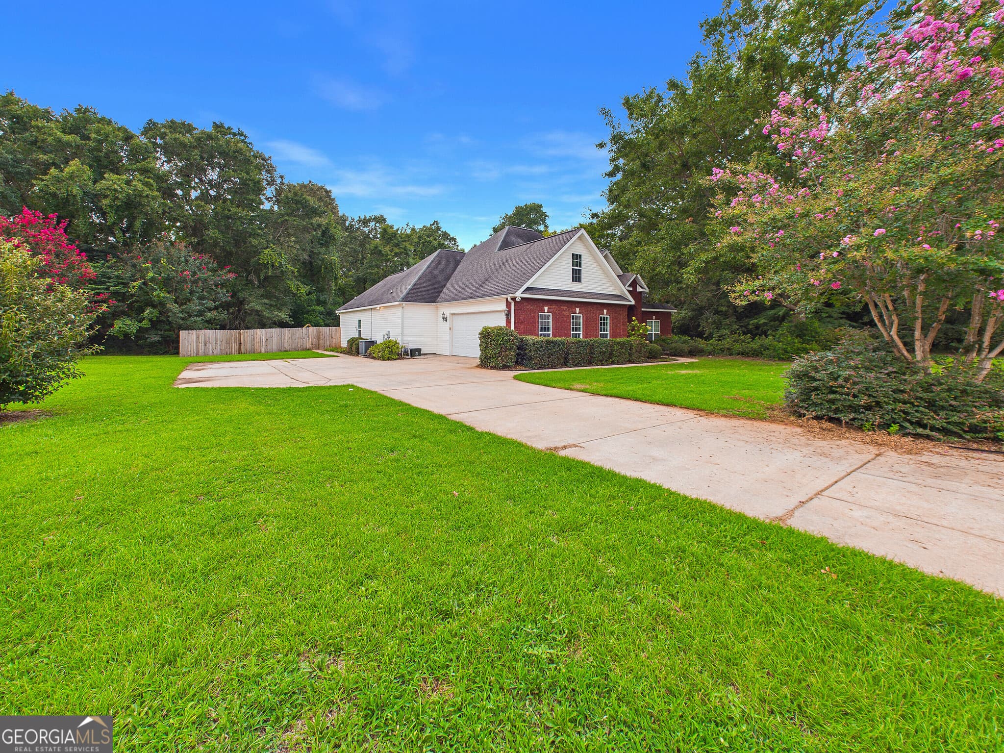 3 bedroom, 2.5 bathroom, 2,765 sq ft single family residence for sale at 115 Dora Lane, Byron, GA 31008 — photo 6