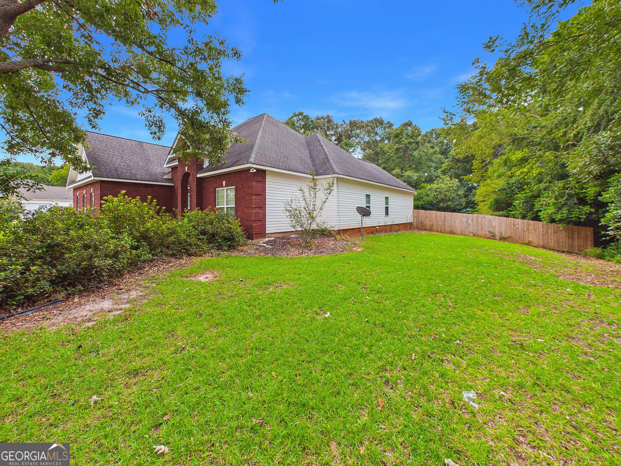3 bedroom, 2.5 bathroom, 2,765 sq ft single family residence for sale at 115 Dora Lane, Byron, GA 31008 — photo 5