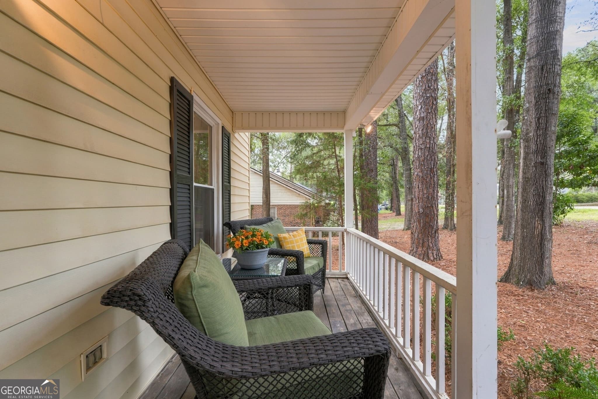 3 bedroom, 2.5 bathroom, 1,824 sq ft single family residence under contract at 109 Oakcrest Drive, Statesboro, GA 30461 — photo 5