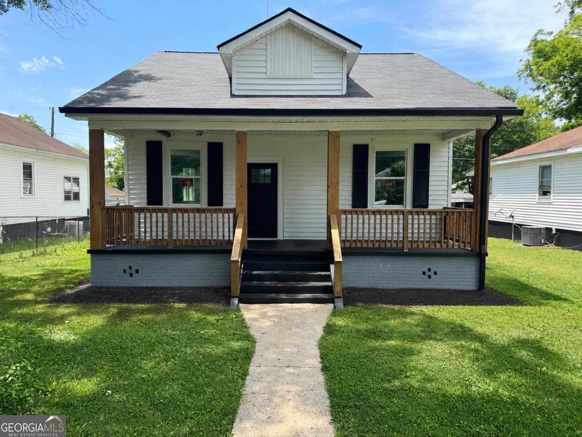 2 bedroom, 1 bathroom, 924 sq ft single family residence sold at 29 Akron Street, Cartersville, GA 30120