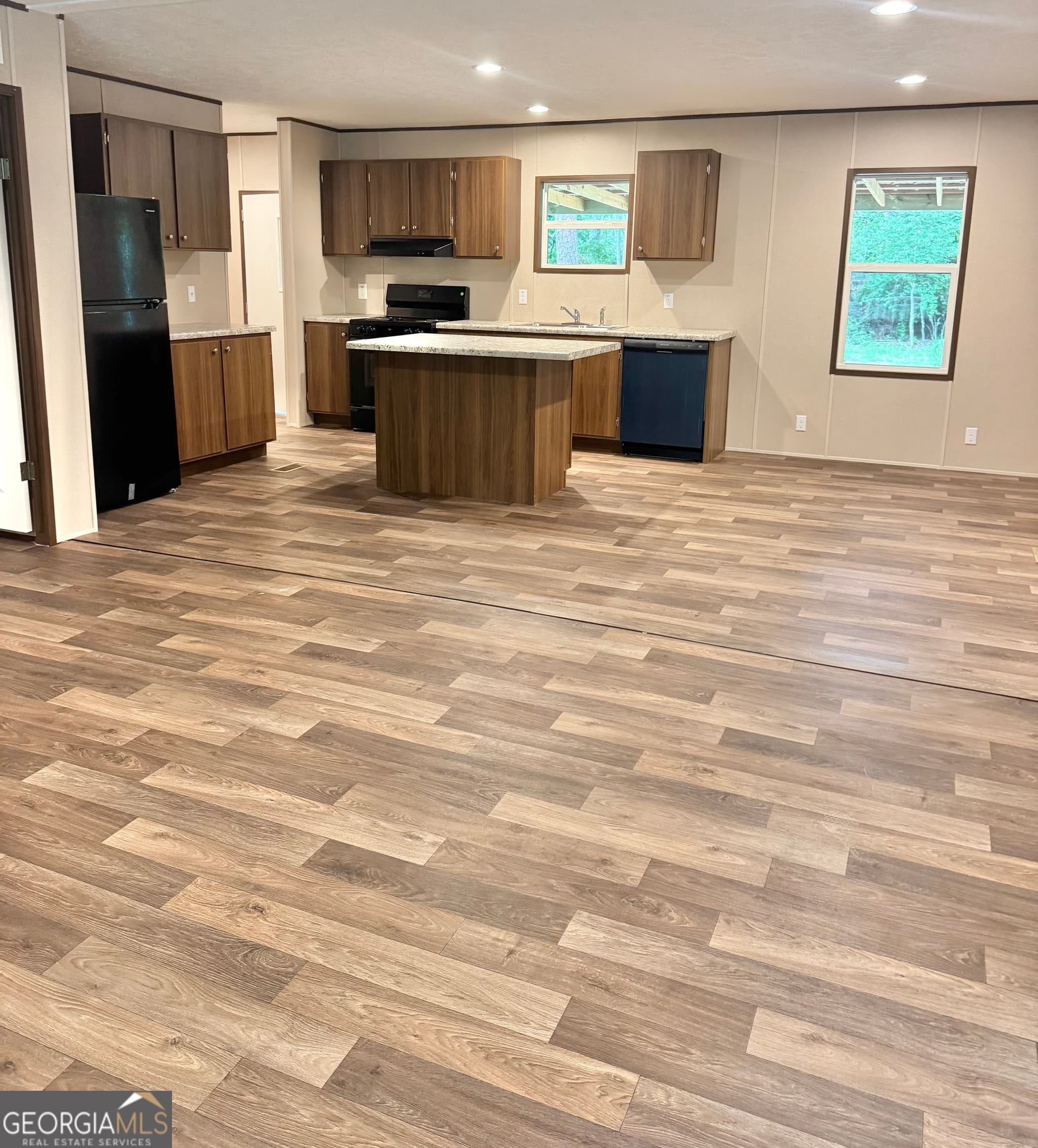 3 bedroom, 2 bathroom, 1,456 sq ft manufactured home,single family residence for sale at 231 Miles Road, Uvalda, GA 30473 — photo 7