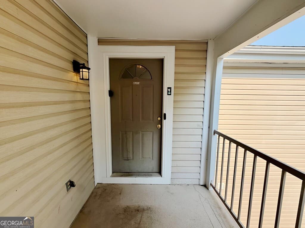 2 bedroom, 2 bathroom, 1,248 sq ft condominium for sale at 4265 Parkview Court, Stone Mountain, GA 30083 — photo 2