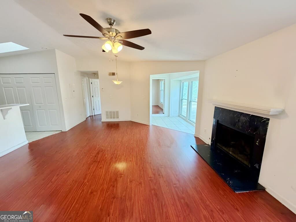 2 bedroom, 2 bathroom, 1,248 sq ft condominium for sale at 4265 Parkview Court, Stone Mountain, GA 30083 — photo 3
