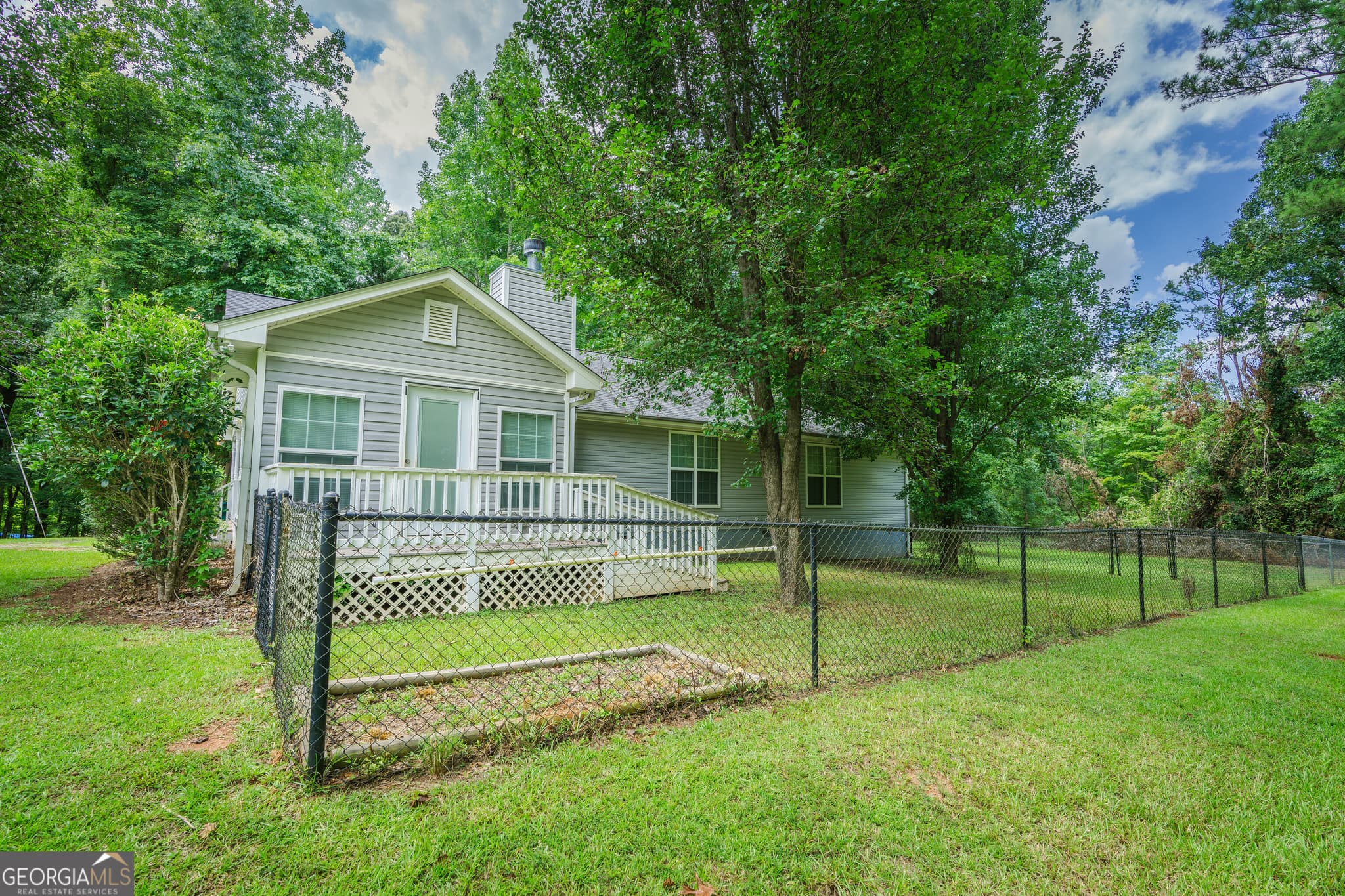 3 bedroom, 2 bathroom, 1,800 sq ft single family residence for sale at 211 Sunfish Trail, Eatonton, GA 31024 — photo 3