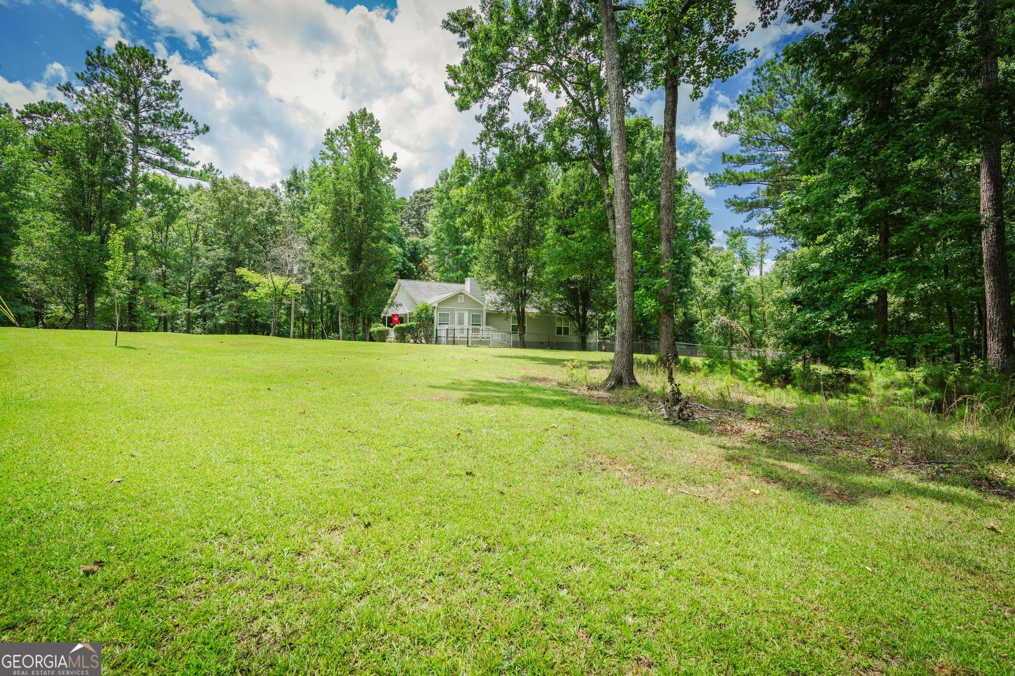 3 bedroom, 2 bathroom, 1,800 sq ft single family residence for sale at 211 Sunfish Trail, Eatonton, GA 31024 — photo 7