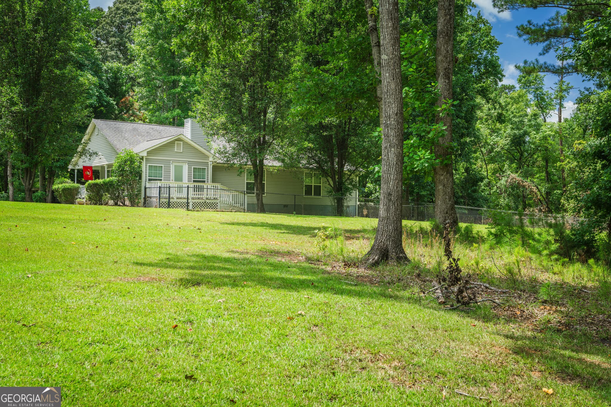 3 bedroom, 2 bathroom, 1,800 sq ft single family residence for sale at 211 Sunfish Trail, Eatonton, GA 31024 — photo 9