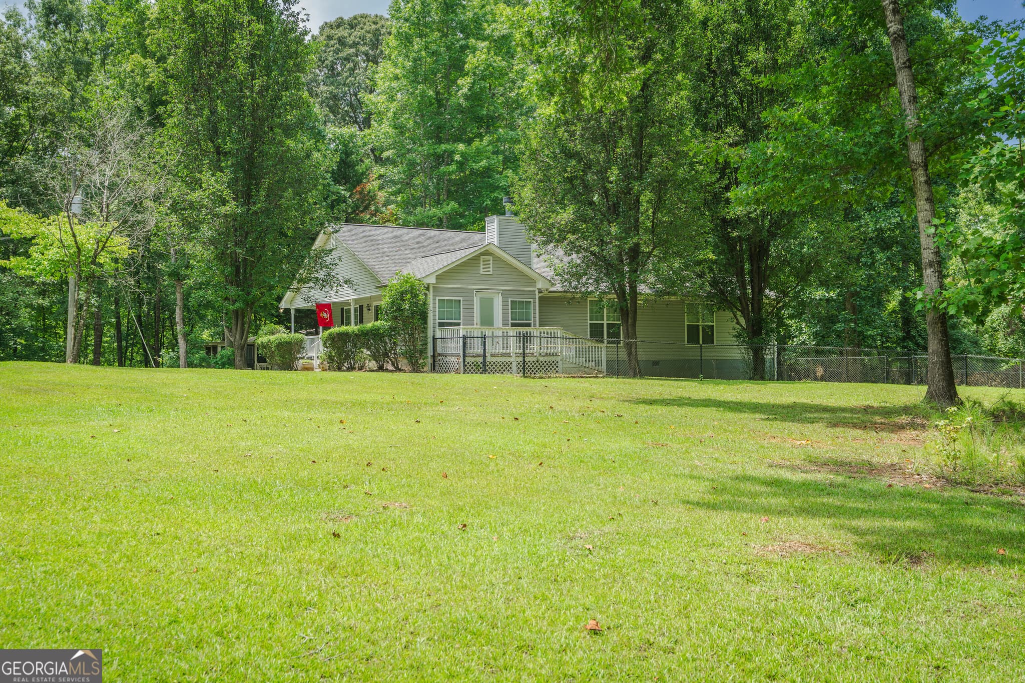 3 bedroom, 2 bathroom, 1,800 sq ft single family residence for sale at 211 Sunfish Trail, Eatonton, GA 31024 — photo 6