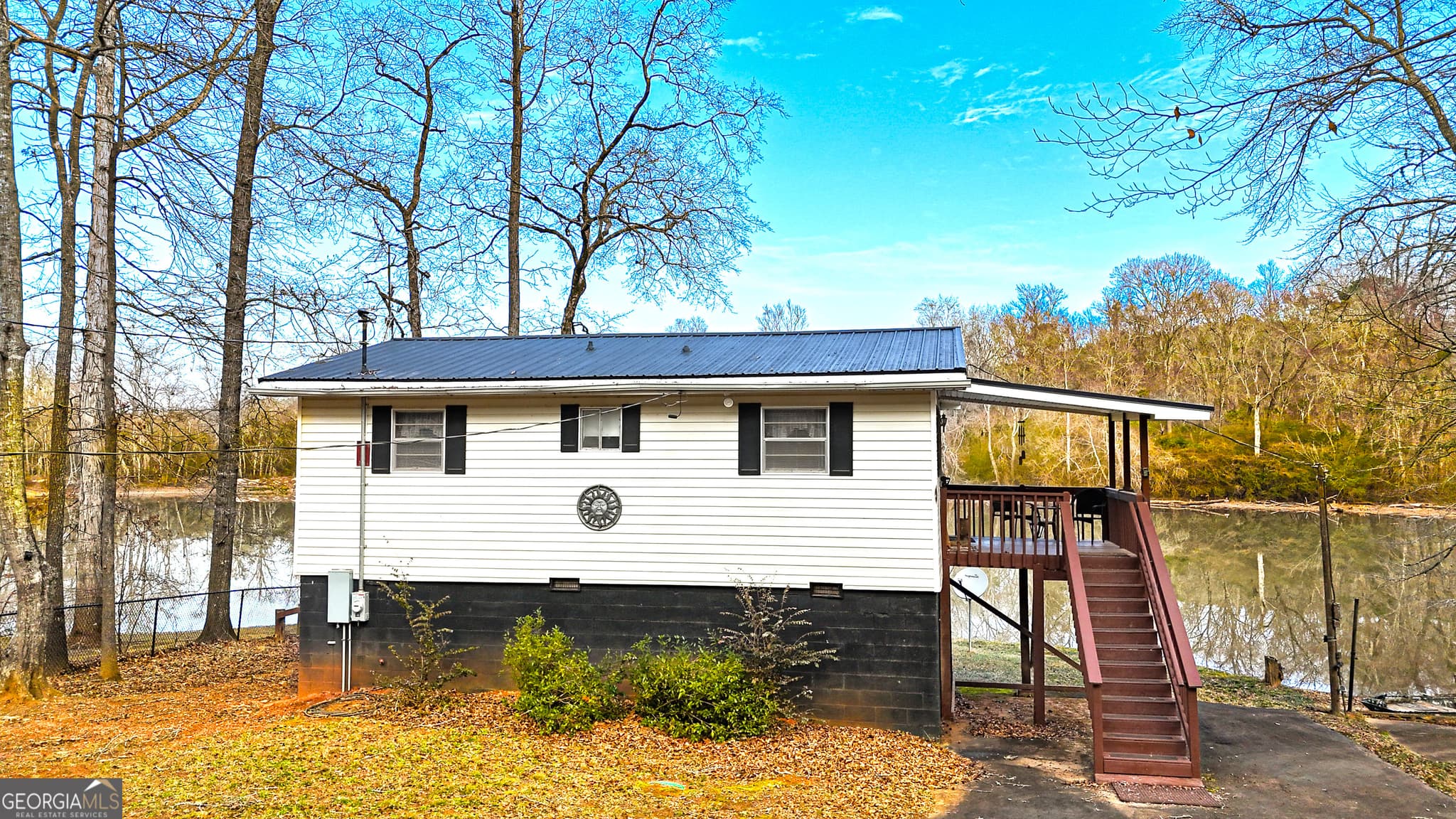 2 bedroom, 1 bathroom, 660 sq ft cabin,single family residence sold at 242 Katy Lake Road, Jackson, GA 30233