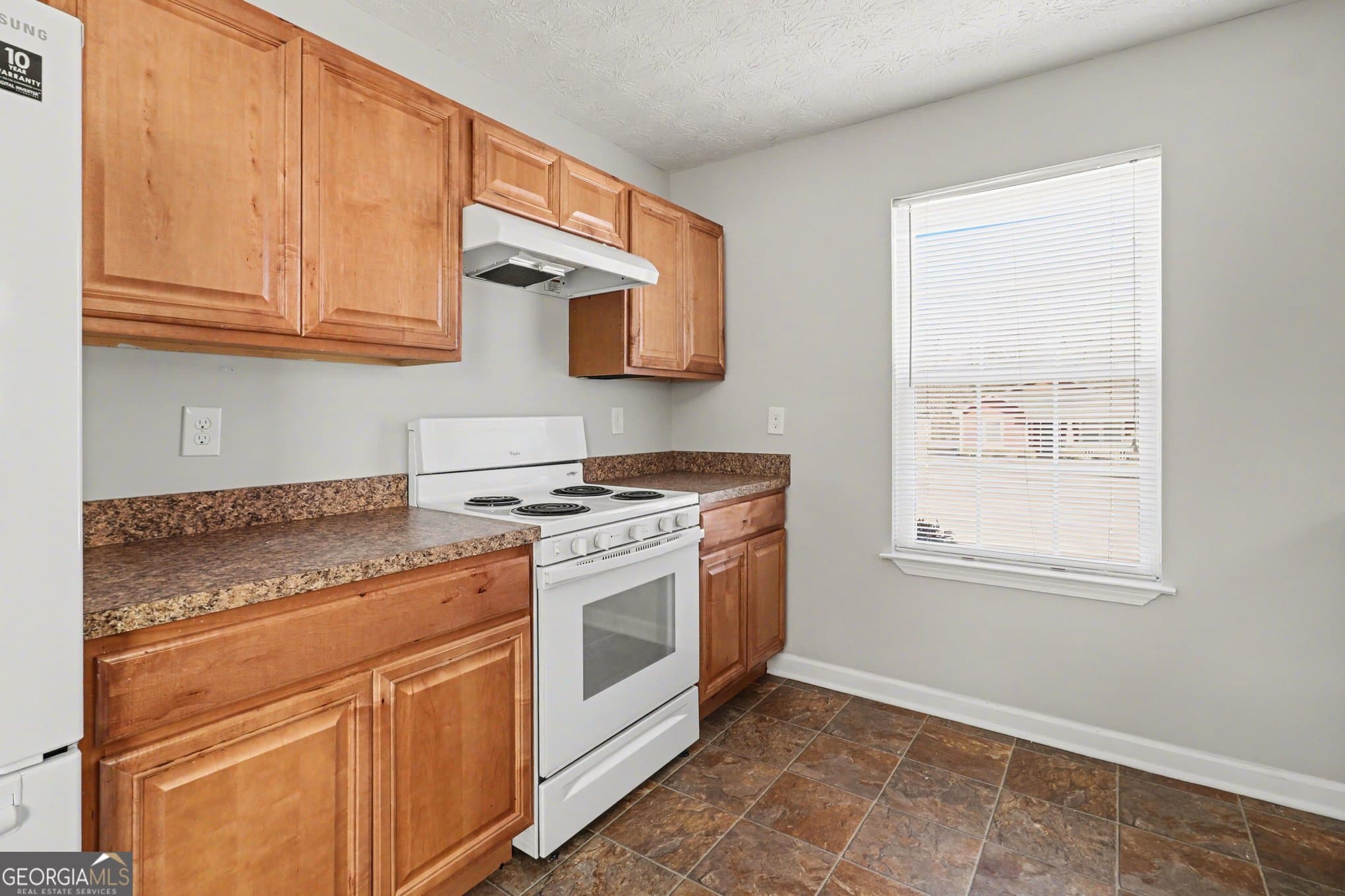 3 bedroom, 2 bathroom, 1,315 sq ft single family residence for sale at 2329 Glebe Court, Hampton, GA 30228 — photo 10
