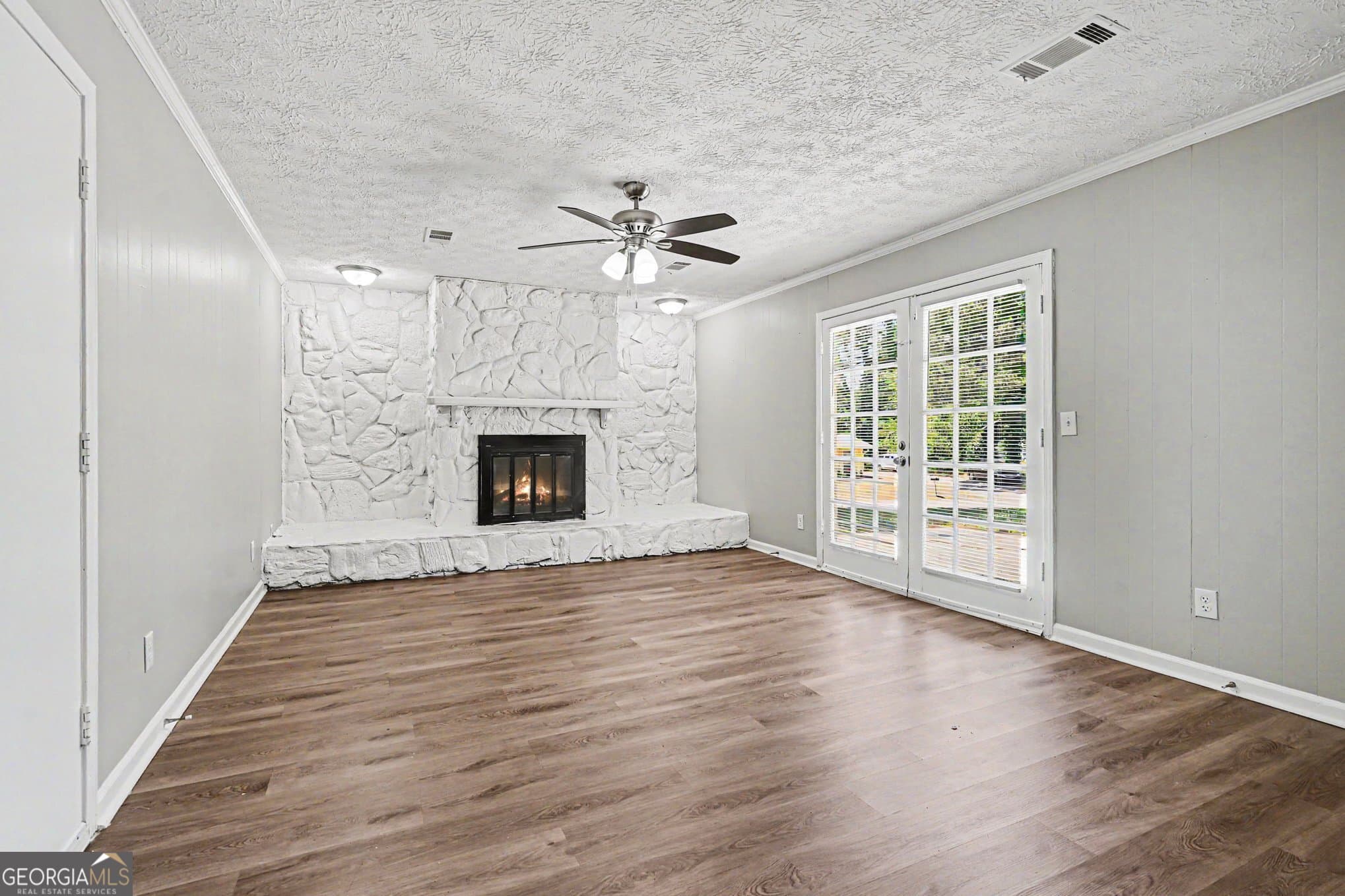 4 bedroom, 2.5 bathroom, 2,107 sq ft single family residence for sale at 4406 Blackbirch Lane, Decatur, GA 30034 — photo 3