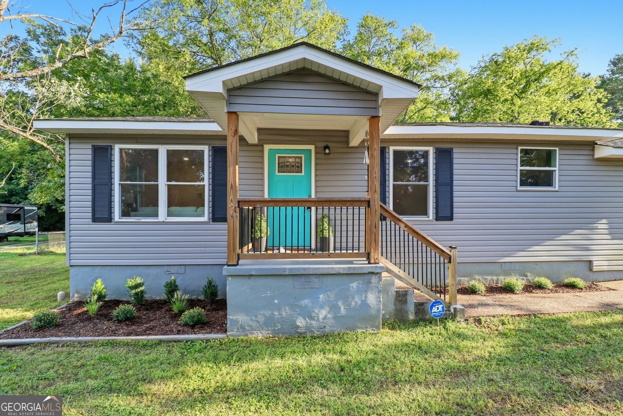 3 bedroom, 2 bathroom, 1,584 sq ft single family residence for sale at 711 W James Avenue, Rossville, GA 30741