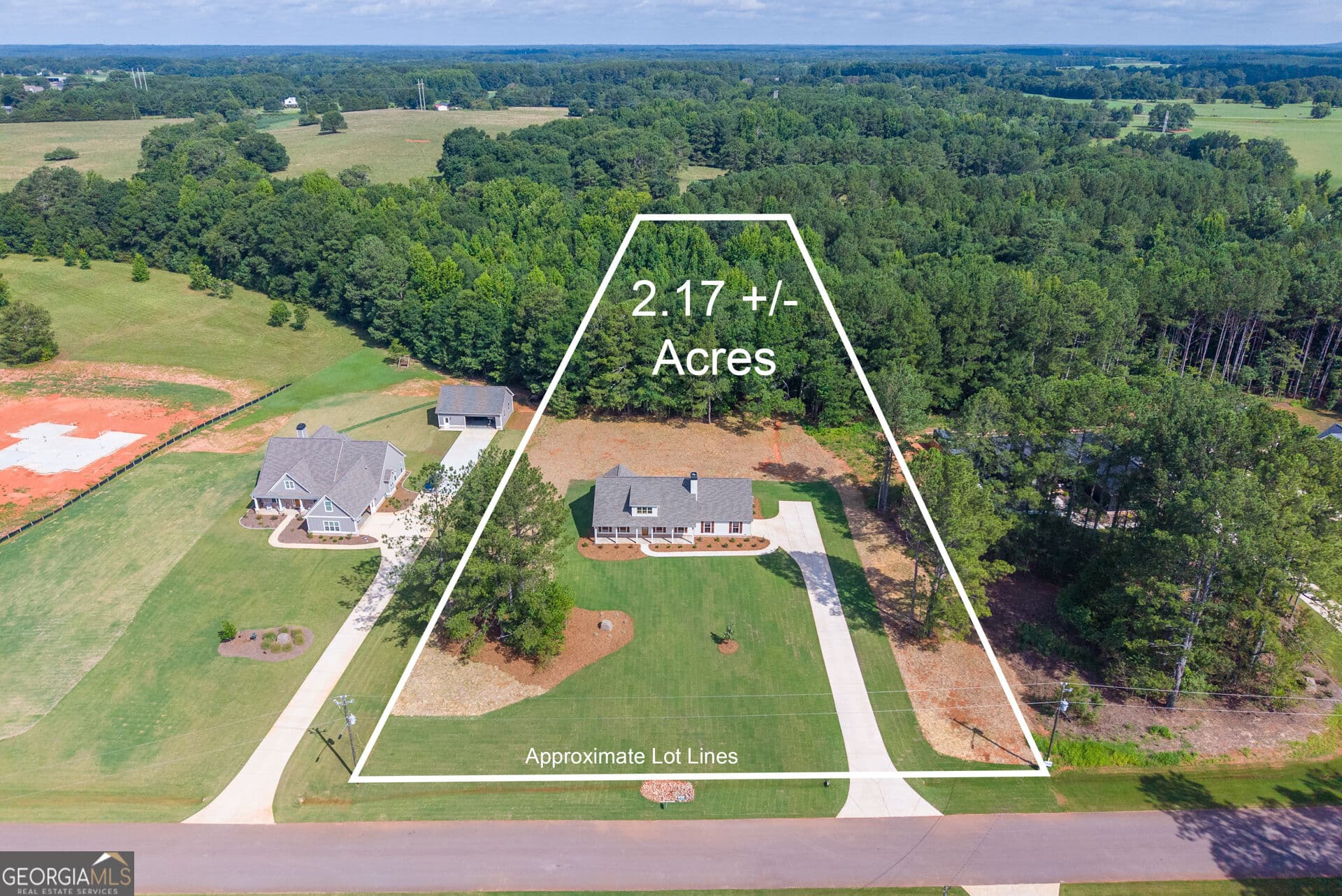 4 bedroom, 2.5 bathroom, 2,162 sq ft single family residence for sale at 218 Woodfin Way, Social Circle, GA 30025 — photo 2