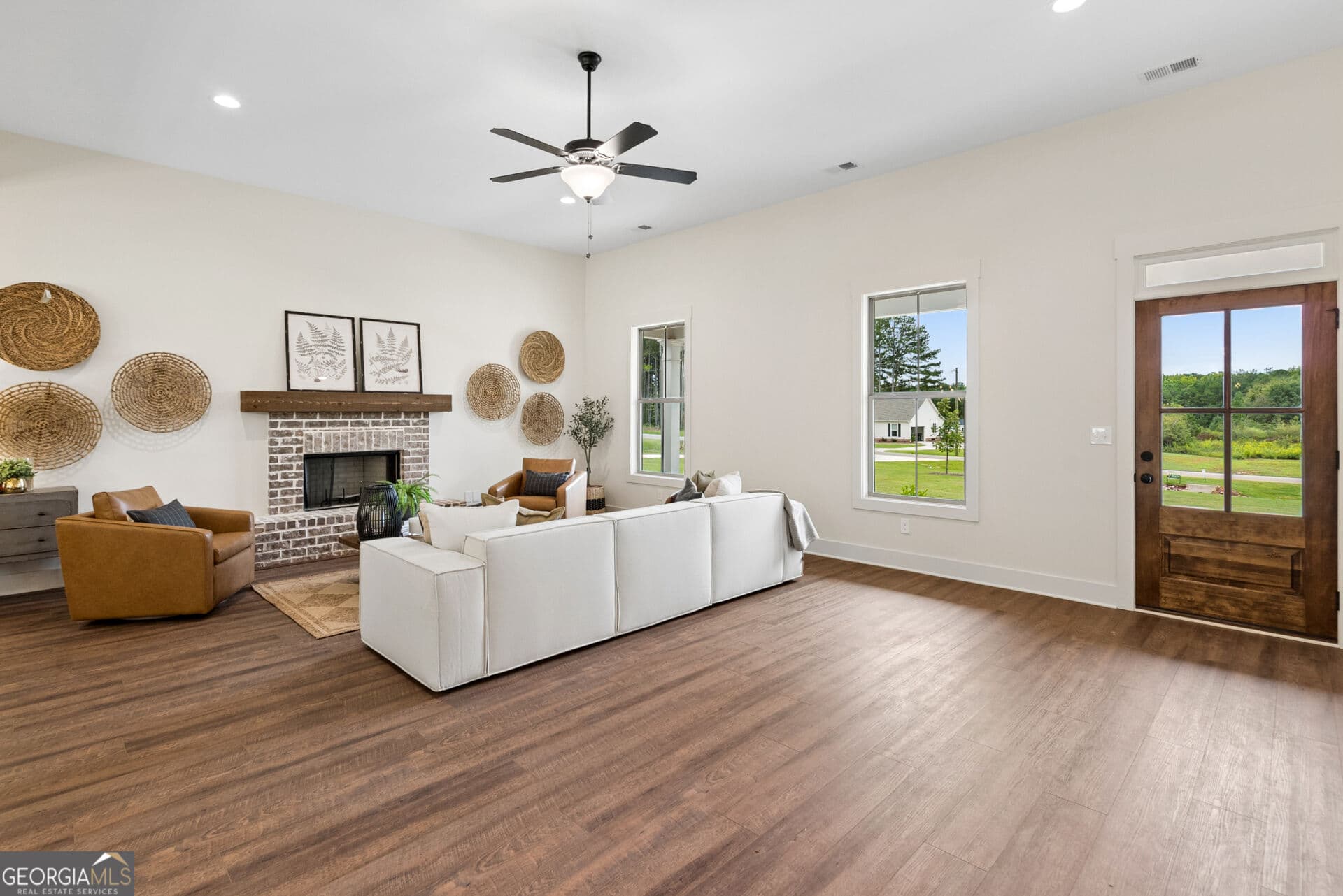 4 bedroom, 2.5 bathroom, 2,162 sq ft single family residence for sale at 218 Woodfin Way, Social Circle, GA 30025 — photo 6