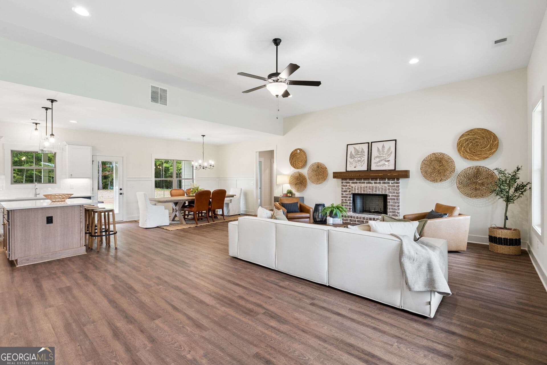 4 bedroom, 2.5 bathroom, 2,162 sq ft single family residence for sale at 218 Woodfin Way, Social Circle, GA 30025 — photo 7