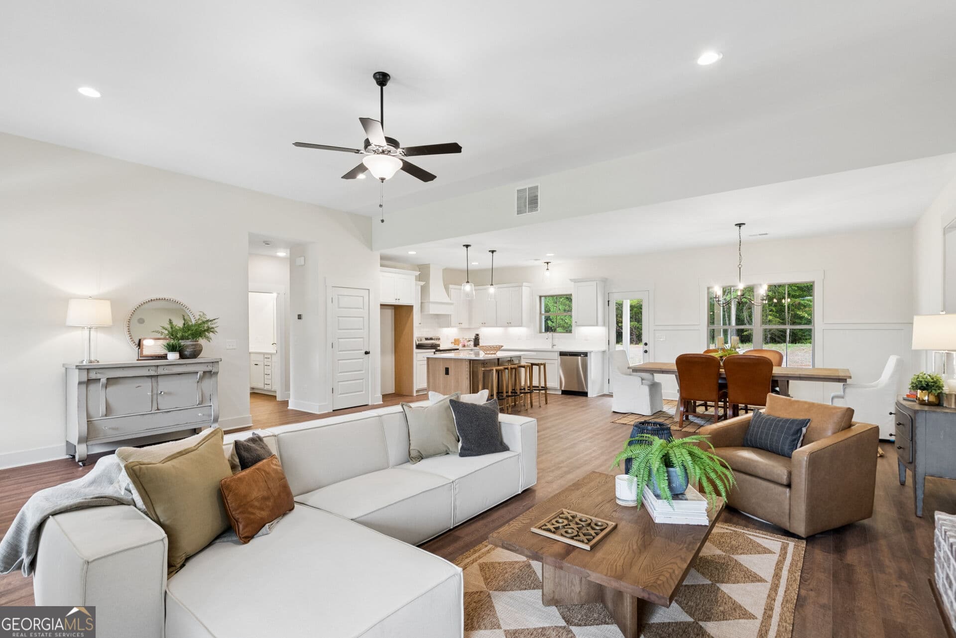 4 bedroom, 2.5 bathroom, 2,162 sq ft single family residence for sale at 218 Woodfin Way, Social Circle, GA 30025 — photo 8