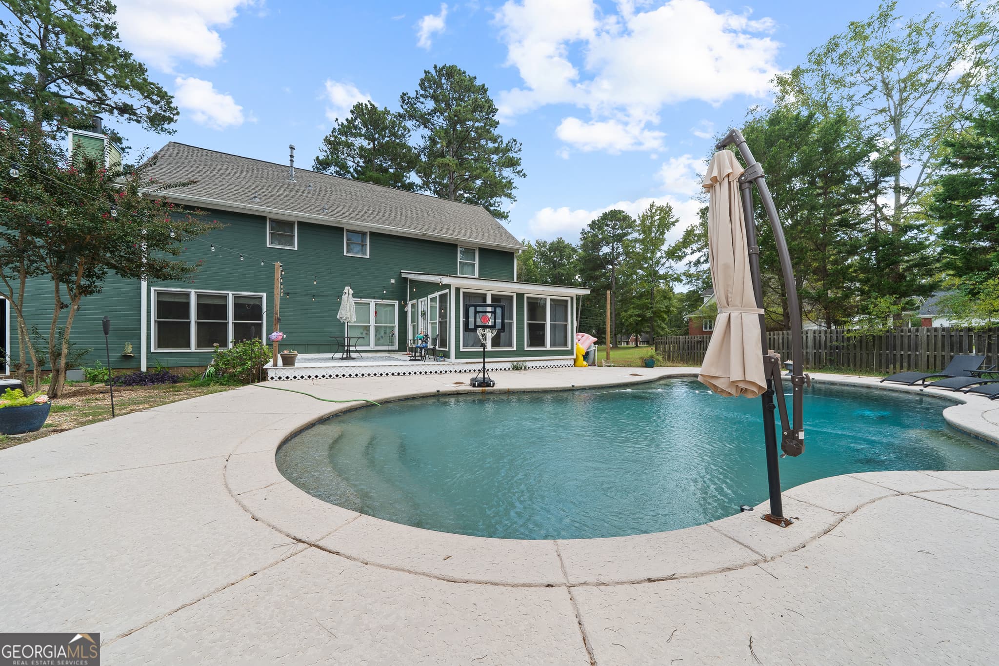 5 bedroom, 3 bathroom, 3,564 sq ft single family residence for sale at 4004 Jeffery Way, Milledgeville, GA 31061 — photo 2