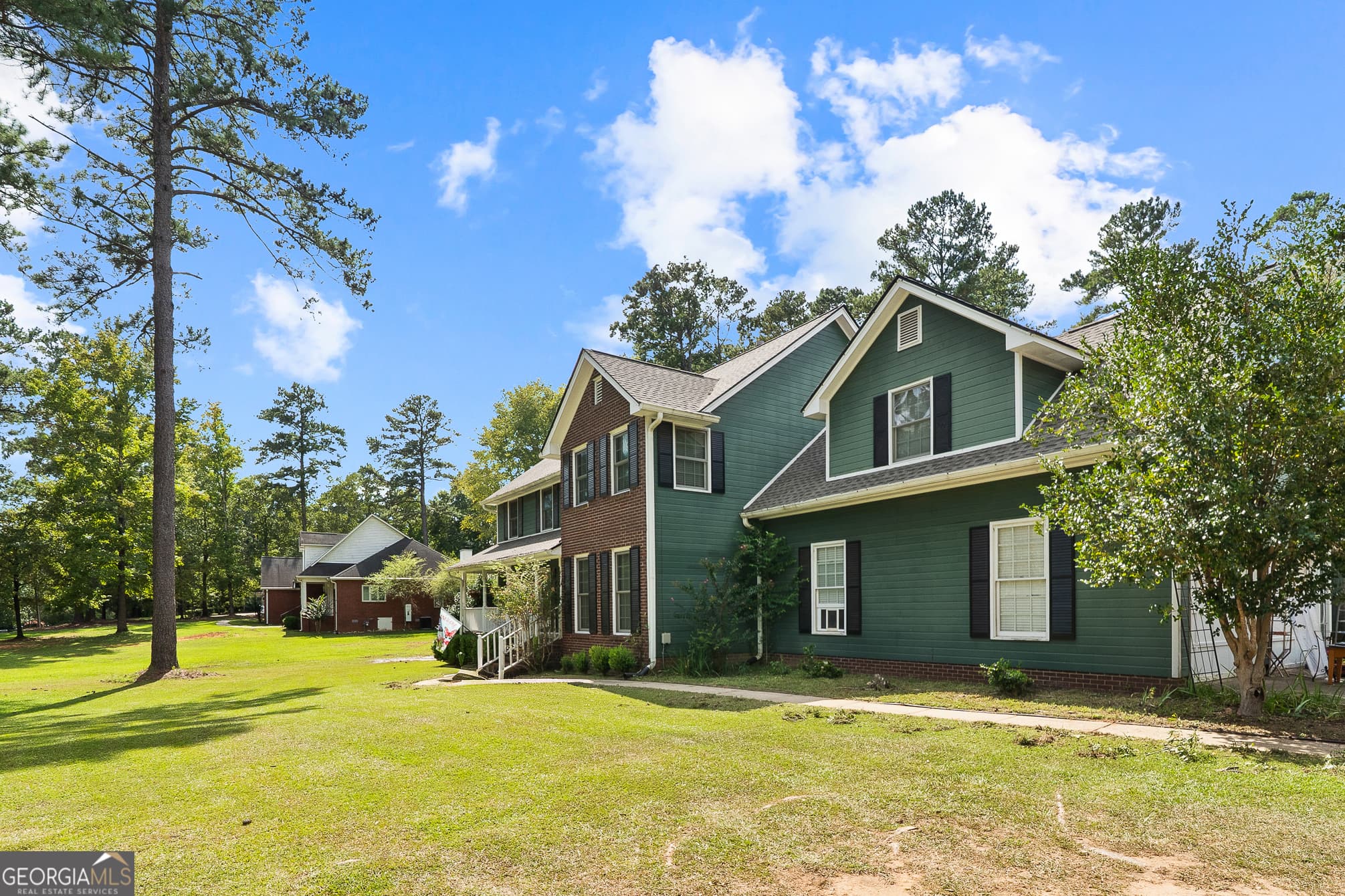 5 bedroom, 3 bathroom, 3,564 sq ft single family residence for sale at 4004 Jeffery Way, Milledgeville, GA 31061 — photo 5