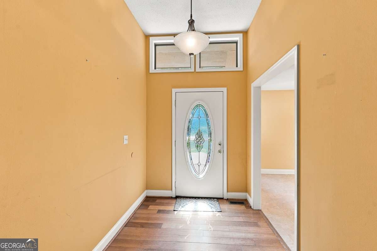3 bedroom, 2 bathroom, 1,455 sq ft single family residence for sale at 6906 Springwood Drive, Douglasville, GA 30135 — photo 6