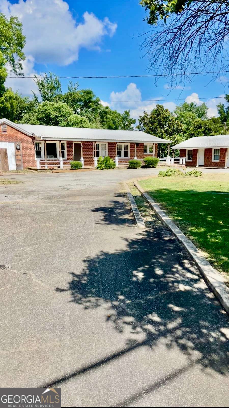 multi family,duplex,quadruplex,triplex for sale at 103 E Main Street, Irwinton, GA 31042