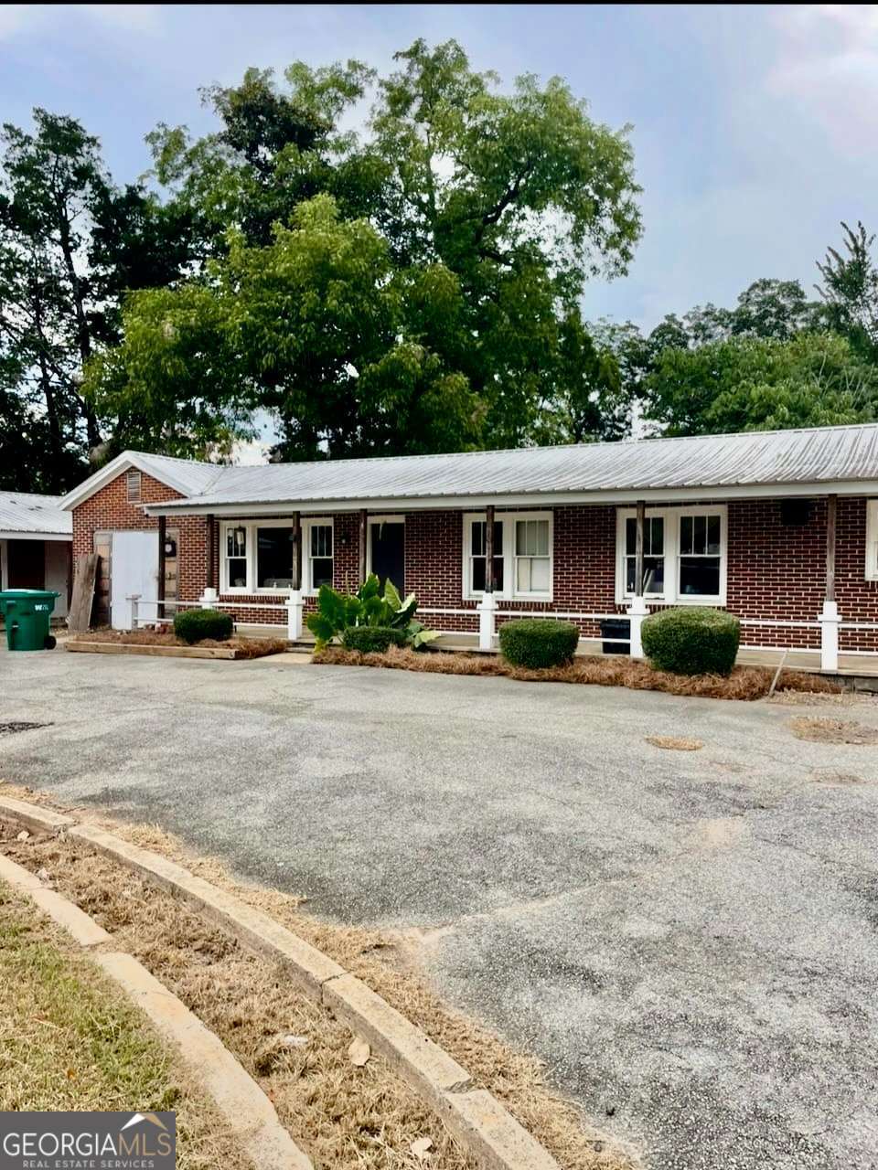 multi family,duplex,quadruplex,triplex for sale at 103 E Main Street, Irwinton, GA 31042 — photo 4