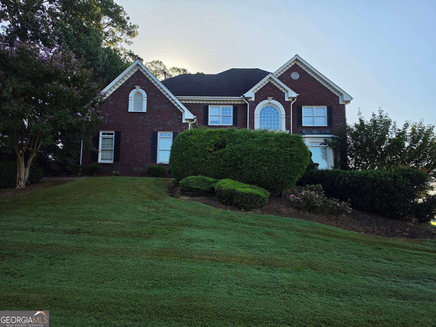 6 bedroom, 4.5 bathroom, 4,380 sq ft single family residence for sale at 2810 Shoemaker Lane, Snellville, GA 30039 — photo 1 of 78