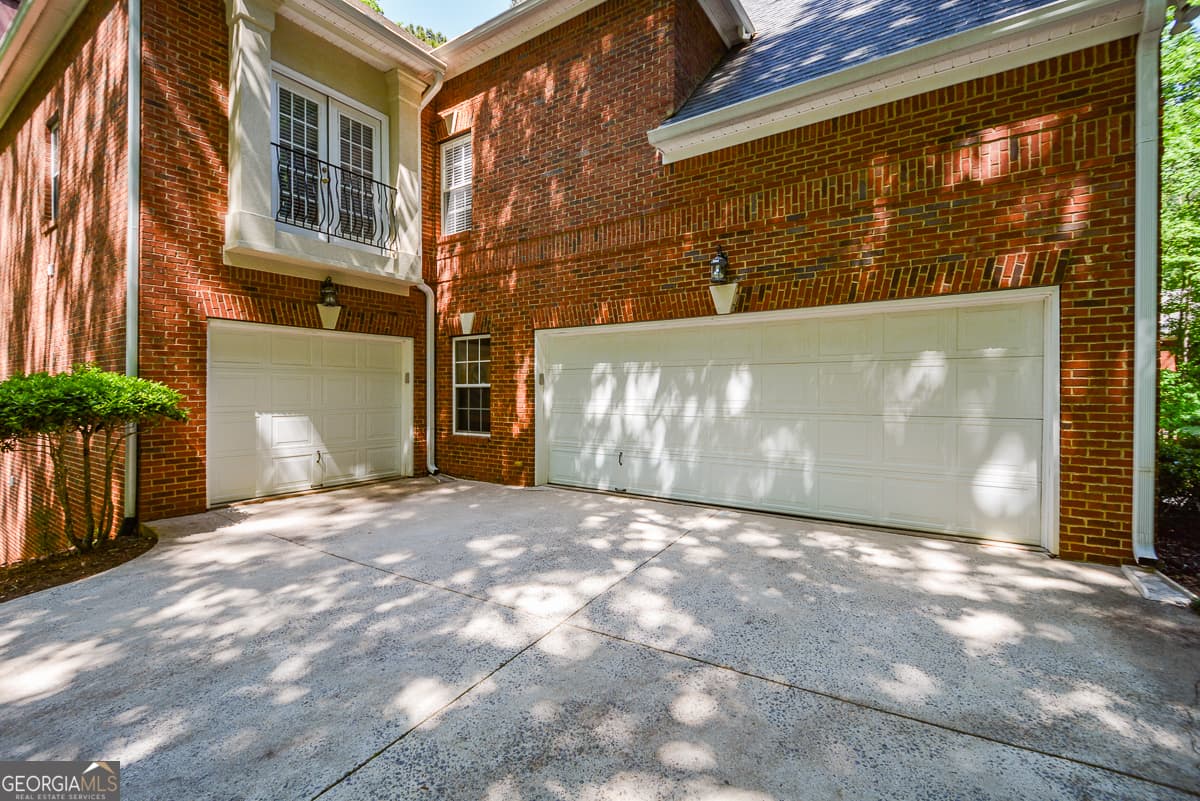 6 bedroom, 5 bathroom, 6,015 sq ft single family residence for sale at 4299 Windham Court, Douglasville, GA 30135 — photo 4