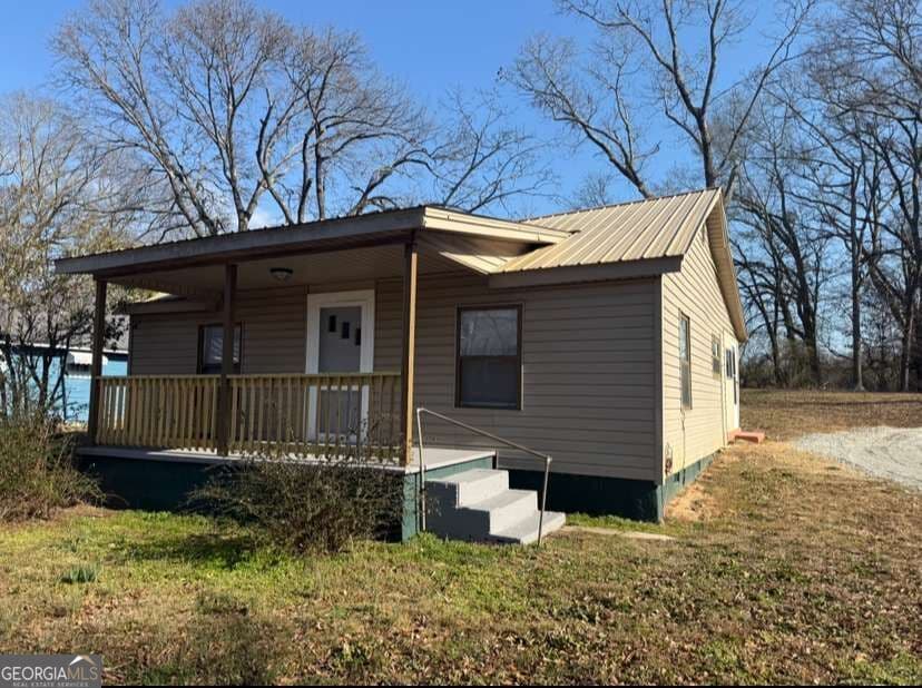 2 bedroom, 1 bathroom, 842 sq ft single family residence for rent at 10372 Hwy 106, Carnesville, GA 30521 for $1,050 a month — photo 1 of 1