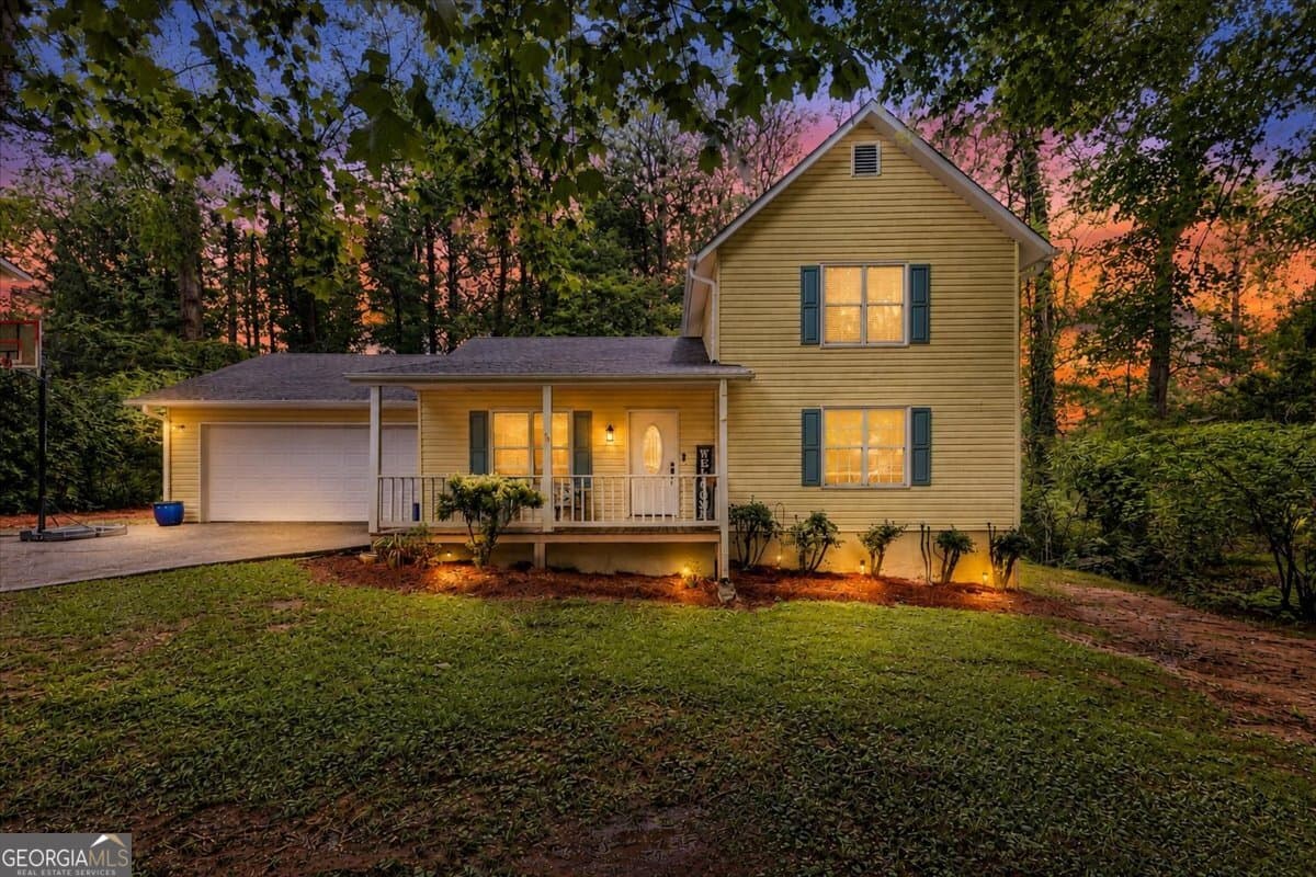 3 bedroom, 2 bathroom, 1,456 sq ft single family residence sold at 2800 Carrie Drive, Kennesaw, GA 30144