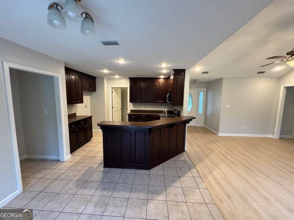 4 bedroom, 2 bathroom single family residence under contract at 35 Magnolia Trail, Lakeland, GA 31635 — photo 6