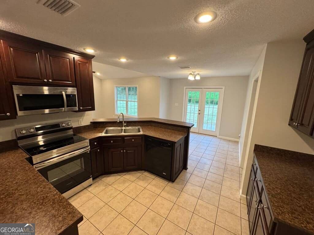 4 bedroom, 2 bathroom single family residence under contract at 35 Magnolia Trail, Lakeland, GA 31635 — photo 7