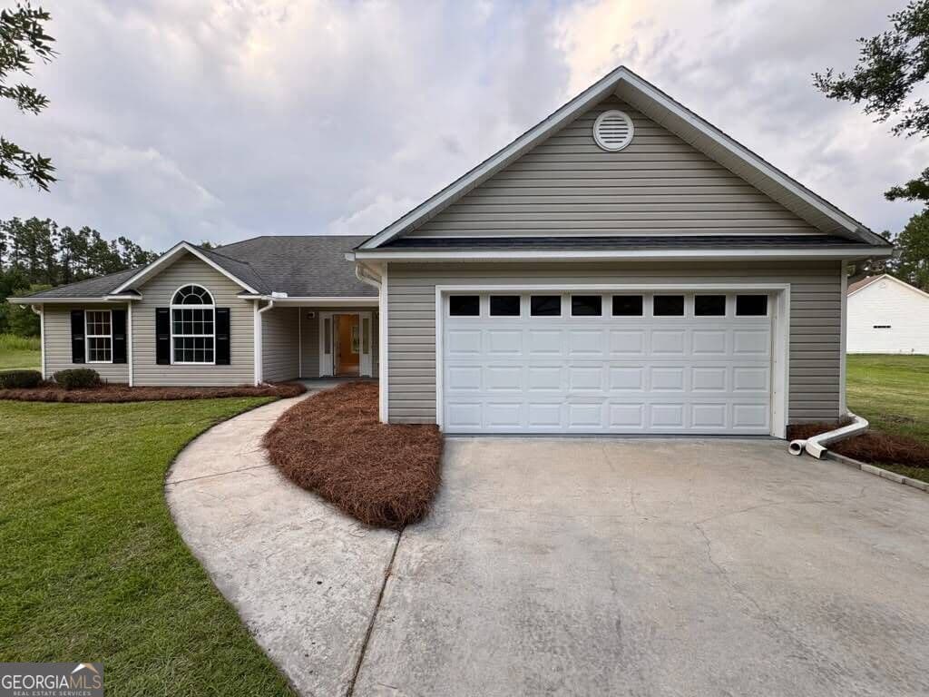 4 bedroom, 2 bathroom single family residence under contract at 35 Magnolia Trail, Lakeland, GA 31635